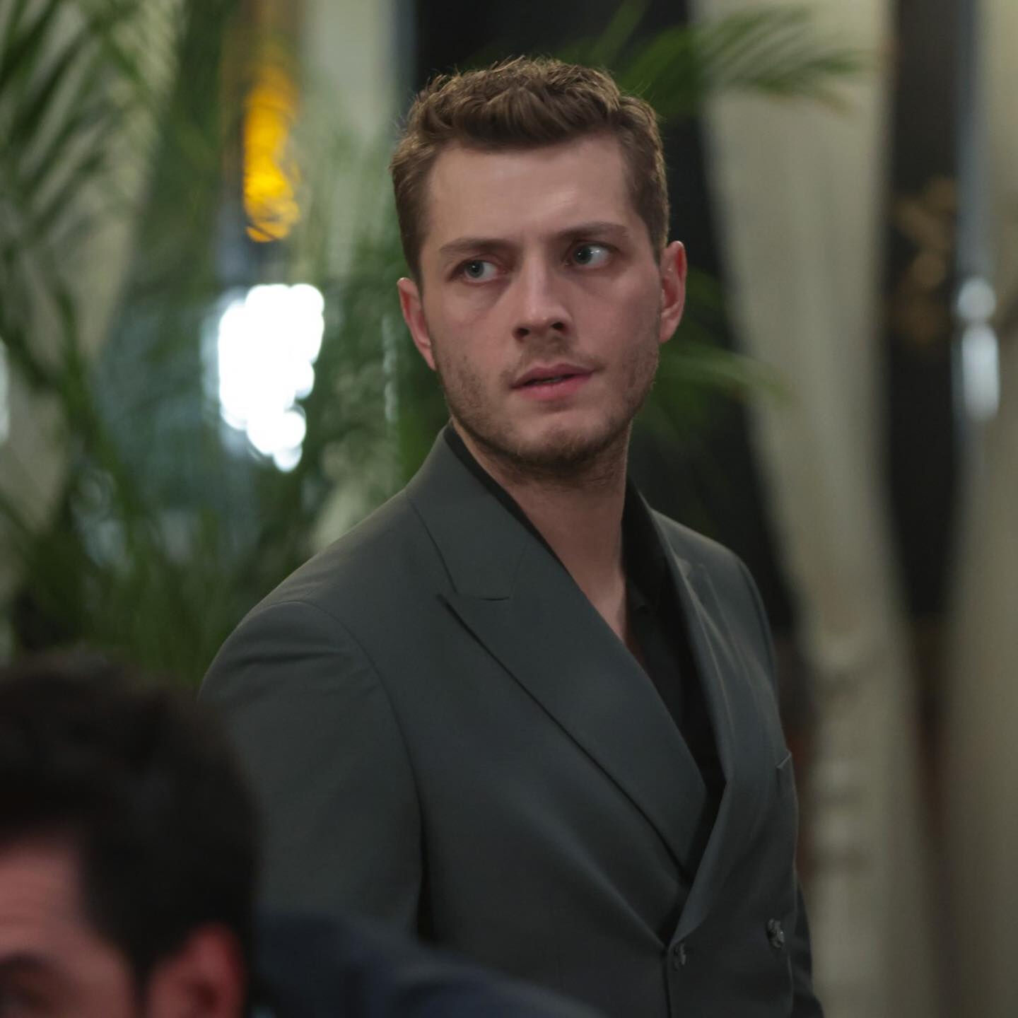 Show TV iddialı dizinin fişini çekti! O bölümden sonra final yapacak - 2. Resim