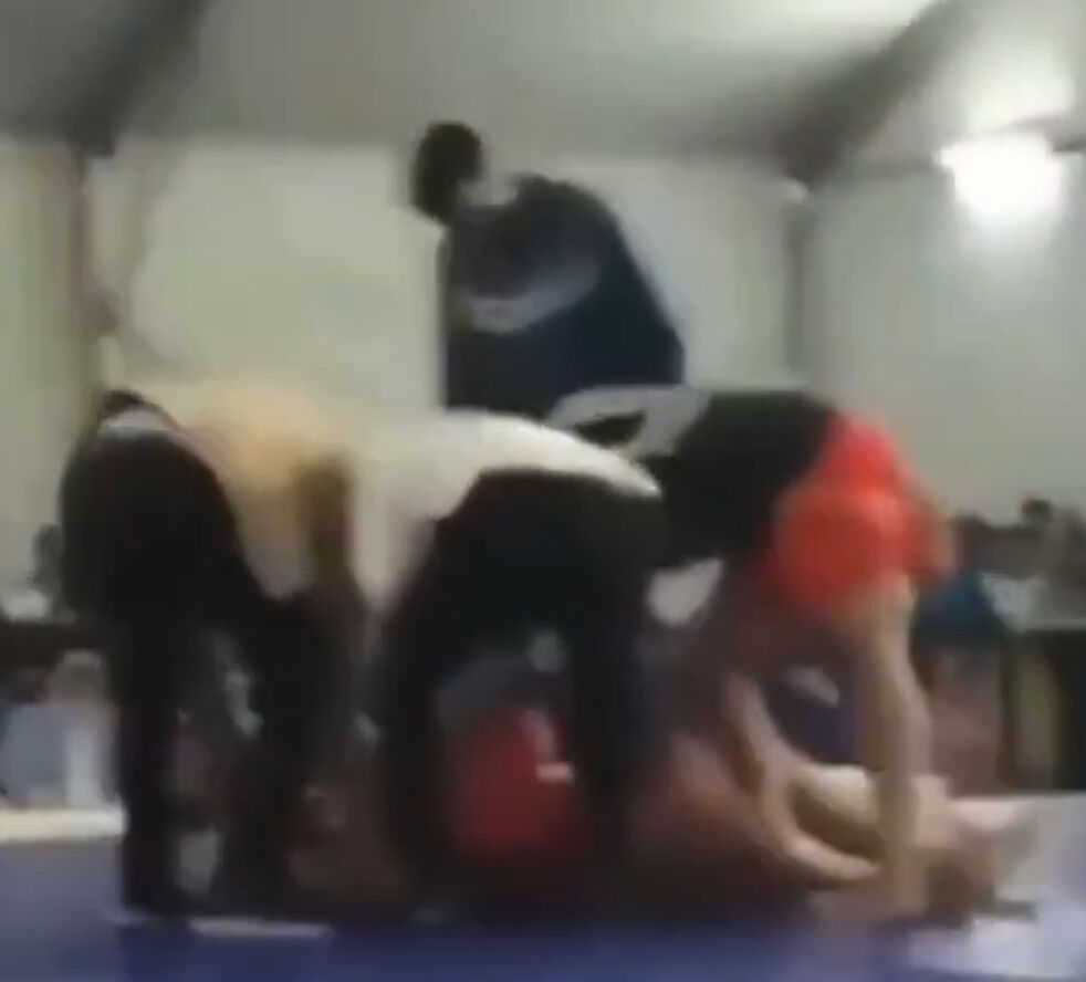 Spor camiasını sarsan olay! Boksör, maç esnasında kalp krizi geçirdi - 2. Resim