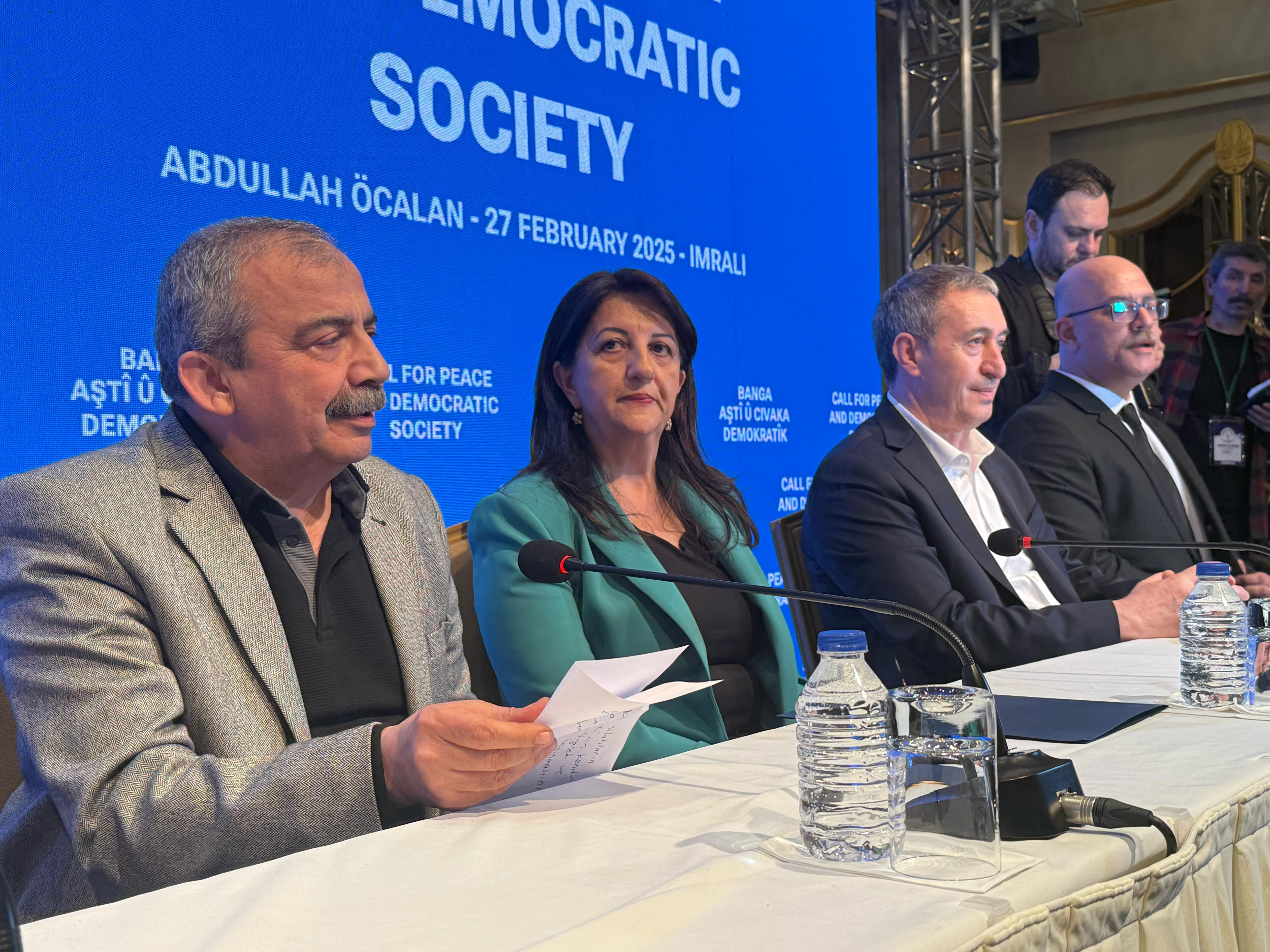 Bu sözler Öcalan'ın çağrı metninde yoktu! Sırrı Süreye Önder 'İmralı'dan ayrılmadan önce söyledi' diyerek açıkladı - 3. Resim