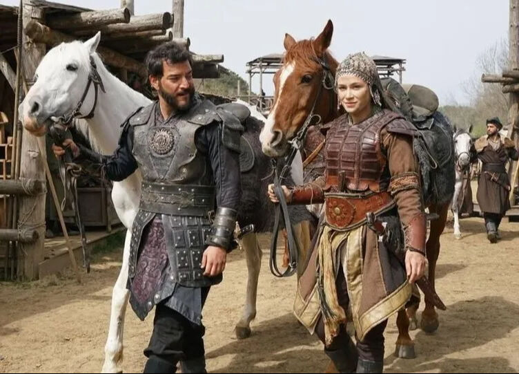 Çağrı Şensoy ile Buse Arslan bebeklerinin ismini açıkladı! Sosyal medyada beğeni yağdı - 1. Resim