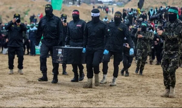 Gazze'de esir takasında 7. tur! 641 Filistinli özgürlüğüne kavuştu Gazze'de esir takasında 7. tur! İsrailli 4 esirin cenazesi teslim edilecek - 1. Resim