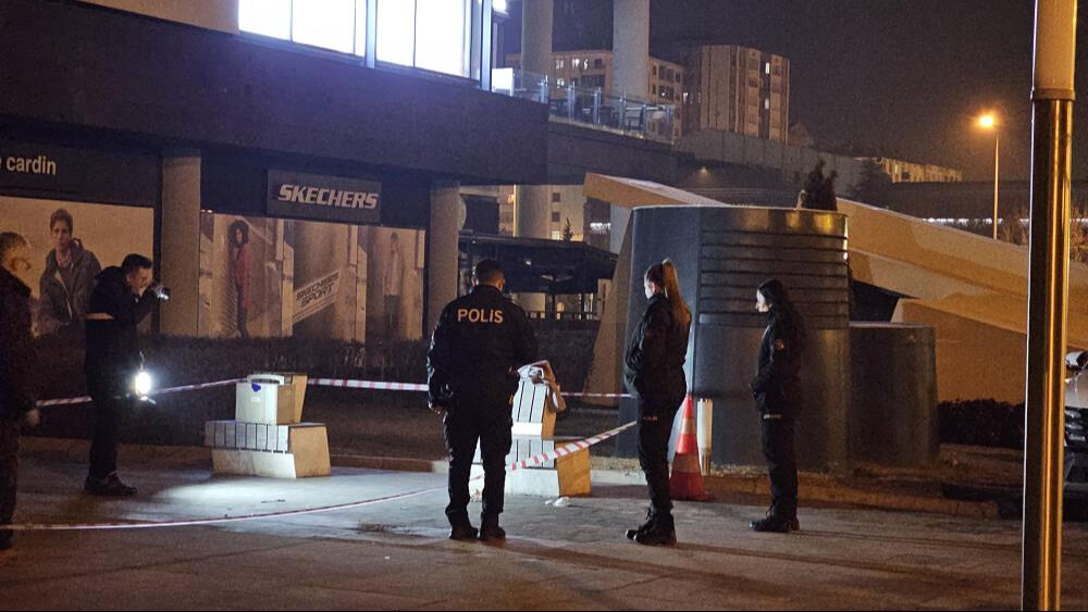 Kayseri'de korkunç olay! Anne ve 2 kızı AVM bahçesinde bıçaklandı - 2. Resim