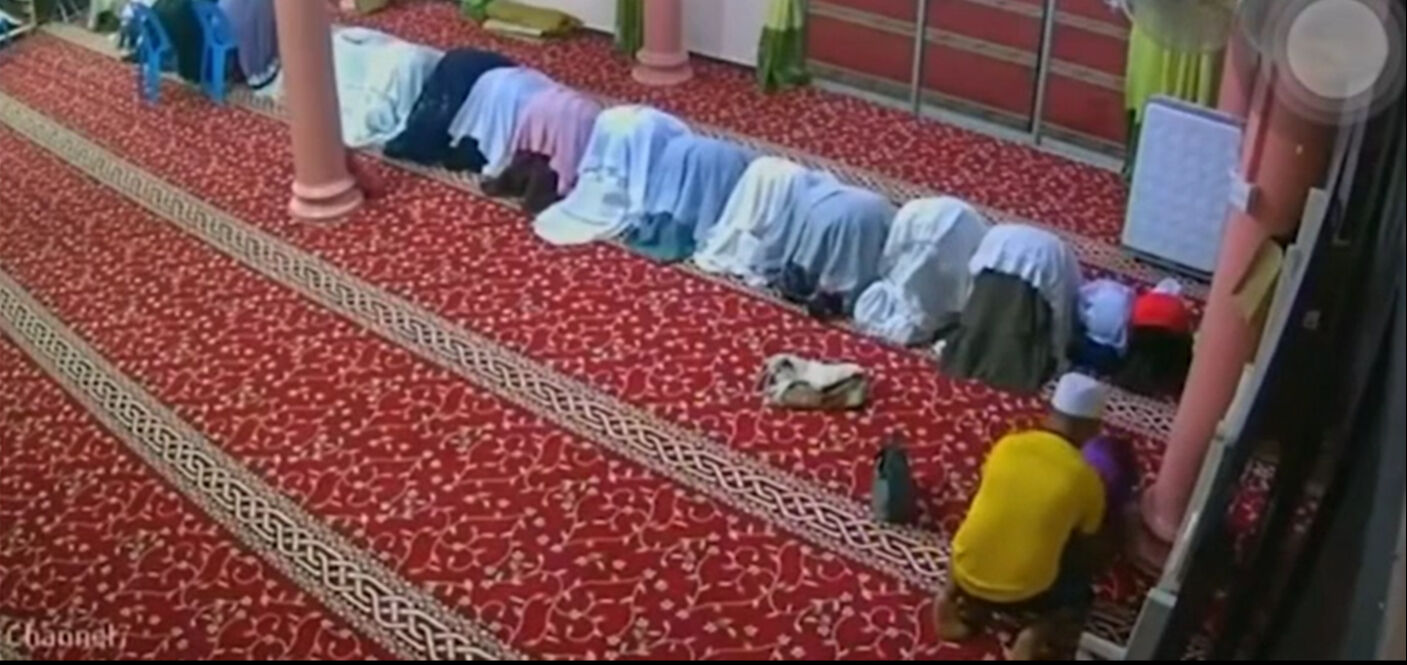 Pes dedirten olay! Namaz kılan kız çocuğunu kaçırmıştı! Saldırganın cezası kesildi - 1. Resim