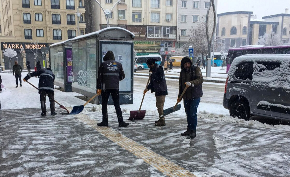 Van'da okullar tatil mi son dakika? 27 Şubat Van Valiliği açıklaması bekleniyor! - 2. Resim