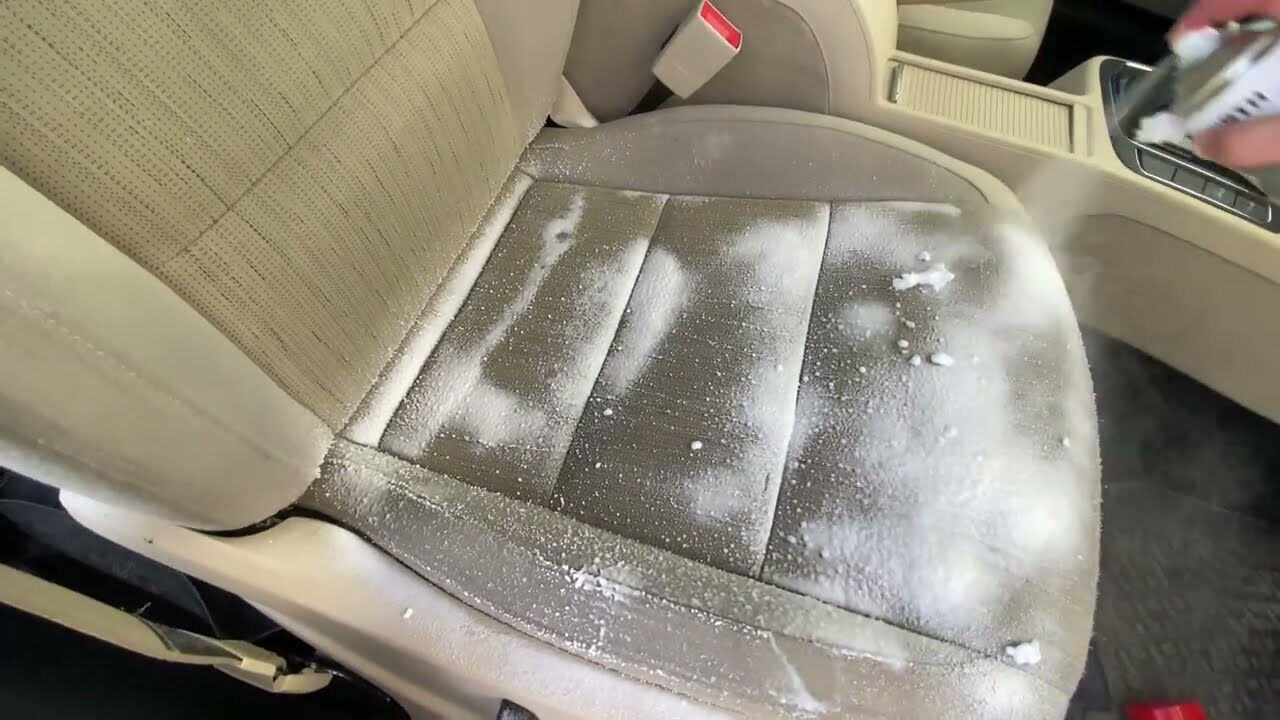 Araba koltuğunu tertemiz etmenin 5 pratik yolu: İşte 