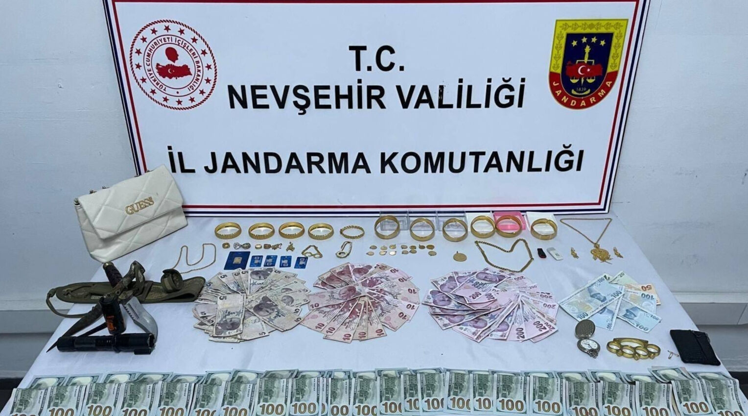 Çaldıkları paralarla bir de ziyafet yapmışlar! İki şehrin kabusu olan hırsızlık çetesi çökertildi - 4. Resim