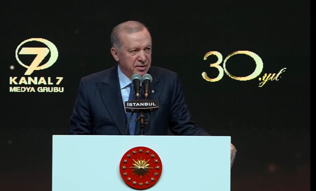 Öcalan'ın çağrısı sonrası Cumhurbaşkanı Erdoğan'dan ilk mesaj! Terörsüz Türkiye çabalarında yeni bir safhaya geçilmiştir Cumhurbaşkanı Erdoğan'dan 28 Şubat mesajı: Zulüm düzeni tesis etti, zararı 380 milyar dolar - 1. Resim