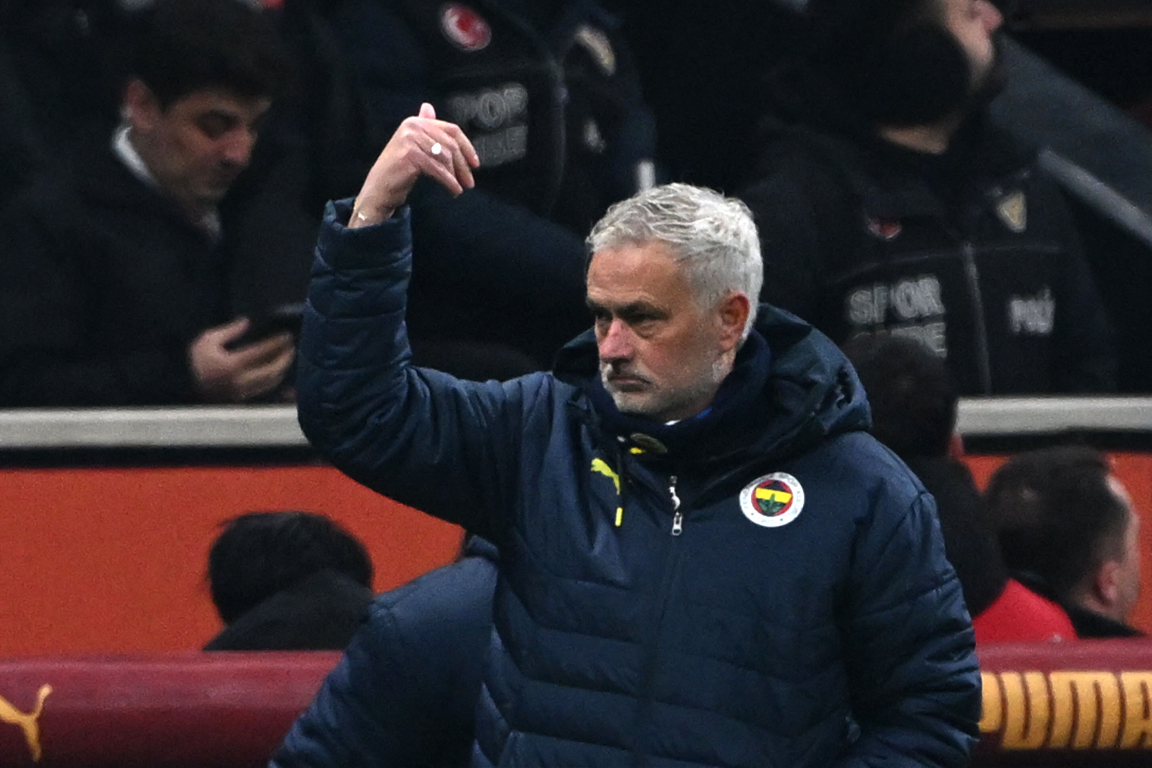 Derbide söylediği sözler nedeniyle 4 maç ceza almıştı! Dünya Mourinho'yu konuştu - 2. Resim