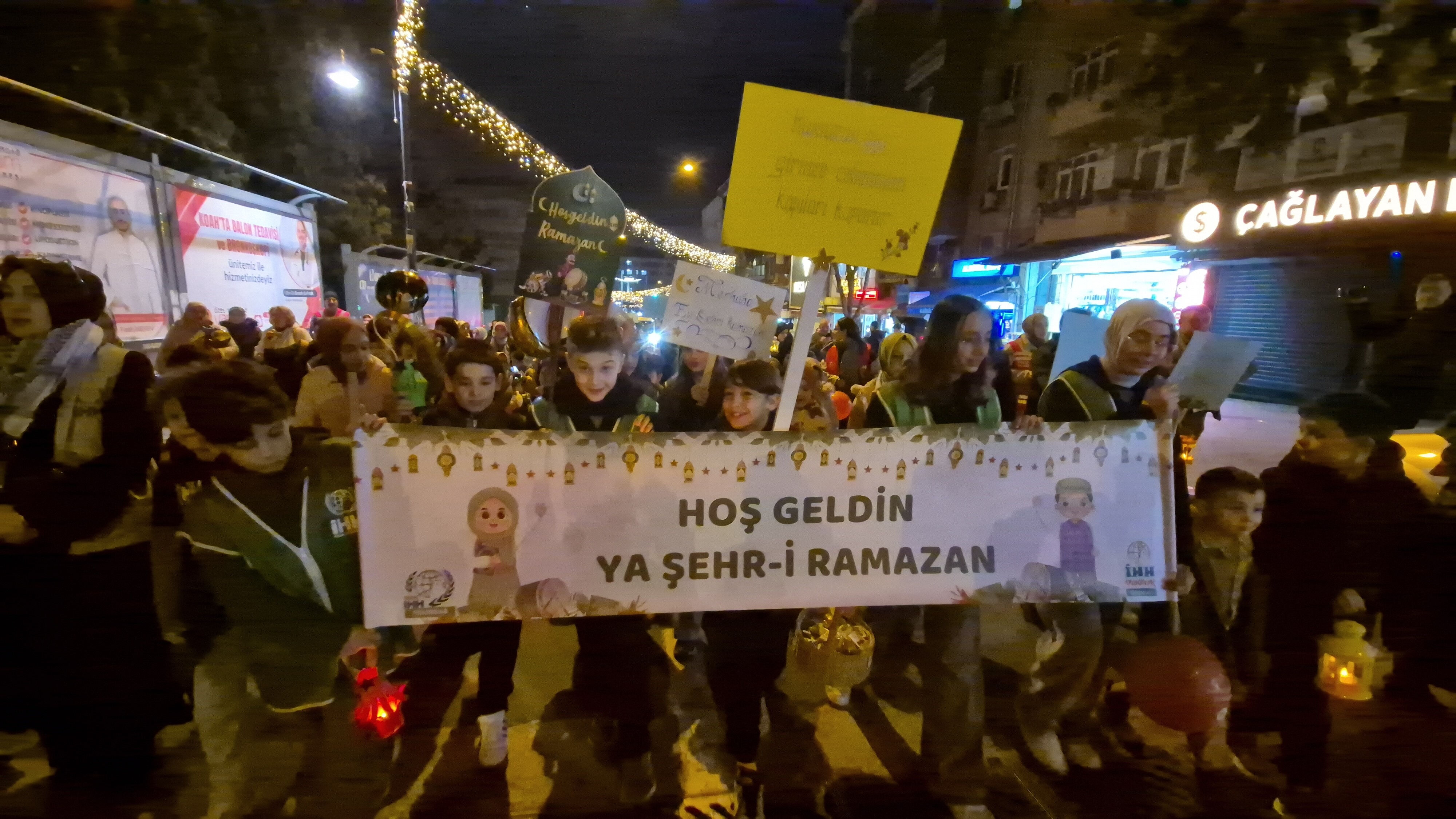 Hoş geldin Ya Şehr-i Ramazan... Ramazan coşkusu ilk teravih ile başladı Hoş geldin Ya Şehr-i Ramazan... Ramazan coşkusu ilk teravih ile başladı - 4. Resim