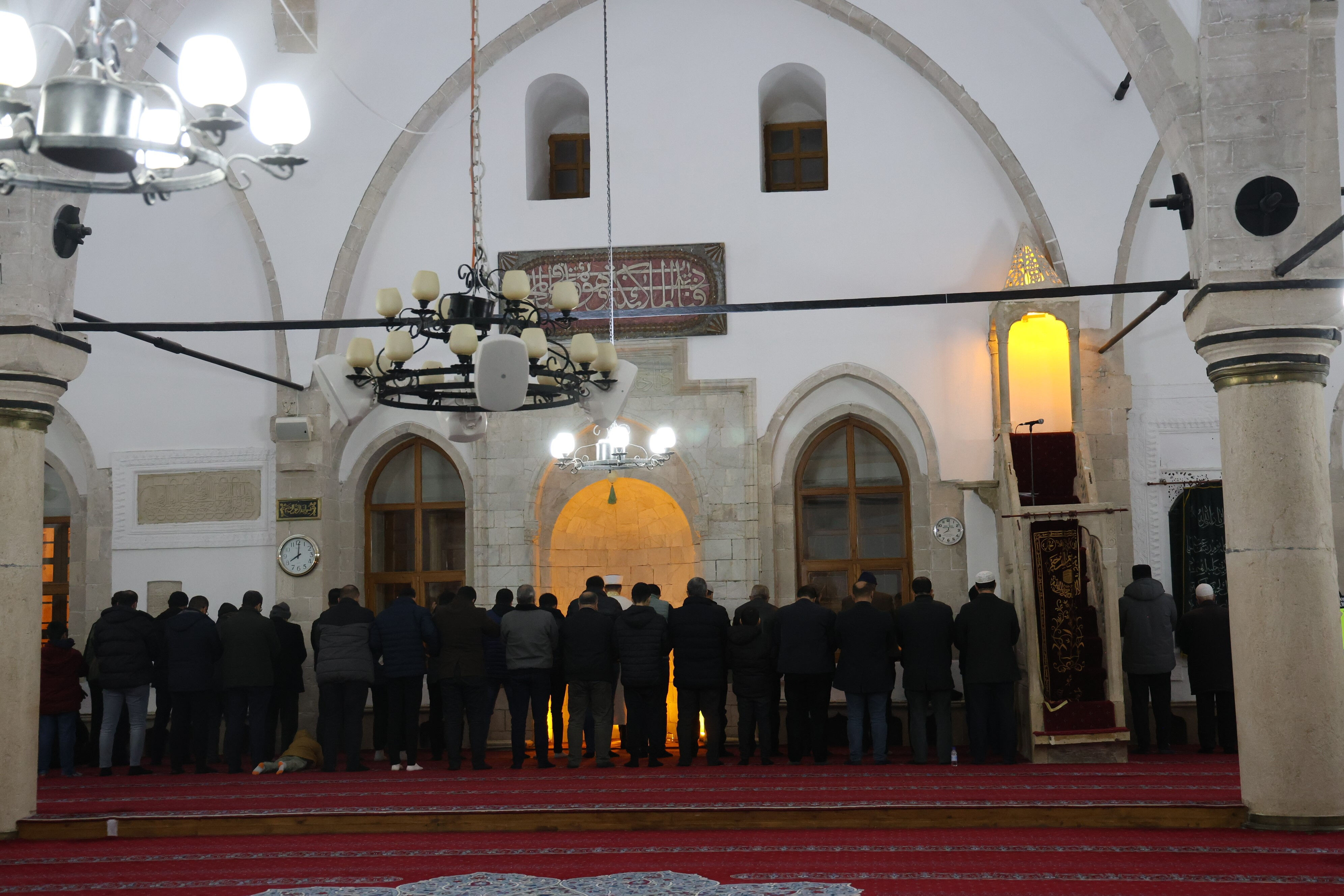 Hoş geldin Ya Şehr-i Ramazan... Ramazan coşkusu ilk teravih ile başladı Hoş geldin Ya Şehr-i Ramazan... Ramazan coşkusu ilk teravih ile başladı - 5. Resim