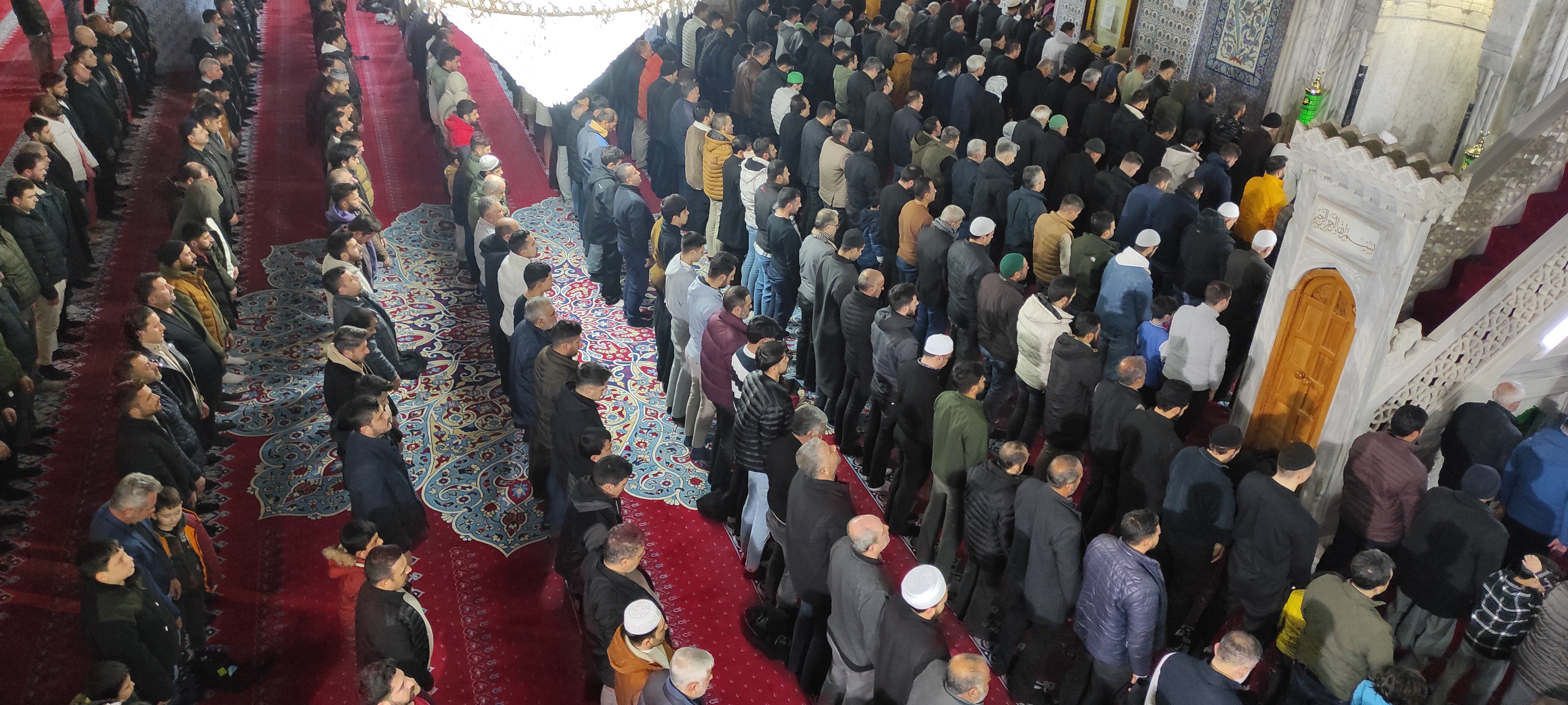 Hoş geldin Ya Şehr-i Ramazan... Ramazan coşkusu ilk teravih ile başladı Hoş geldin Ya Şehr-i Ramazan... Ramazan coşkusu ilk teravih ile başladı - 9. Resim