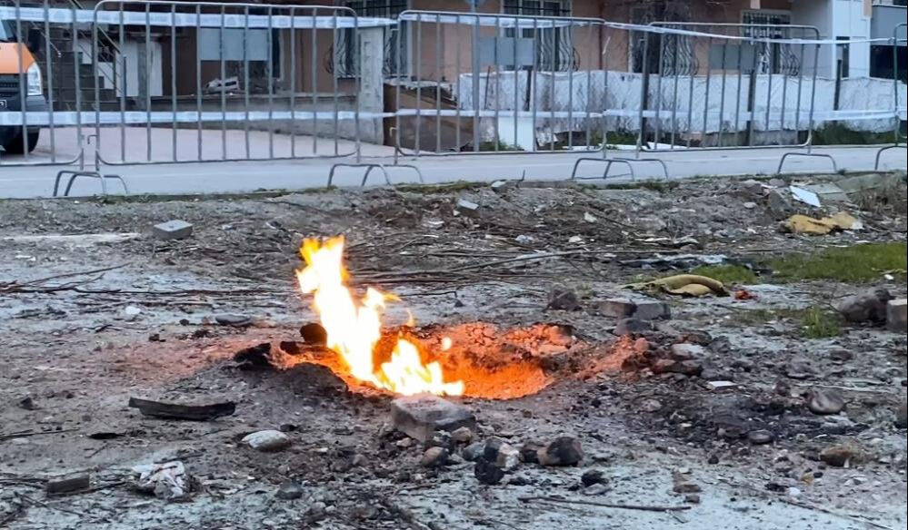 Kocaeli'de ekipler alarmda! 11 gündür sönmedi, yerin dibinden yükseldi - 3. Resim