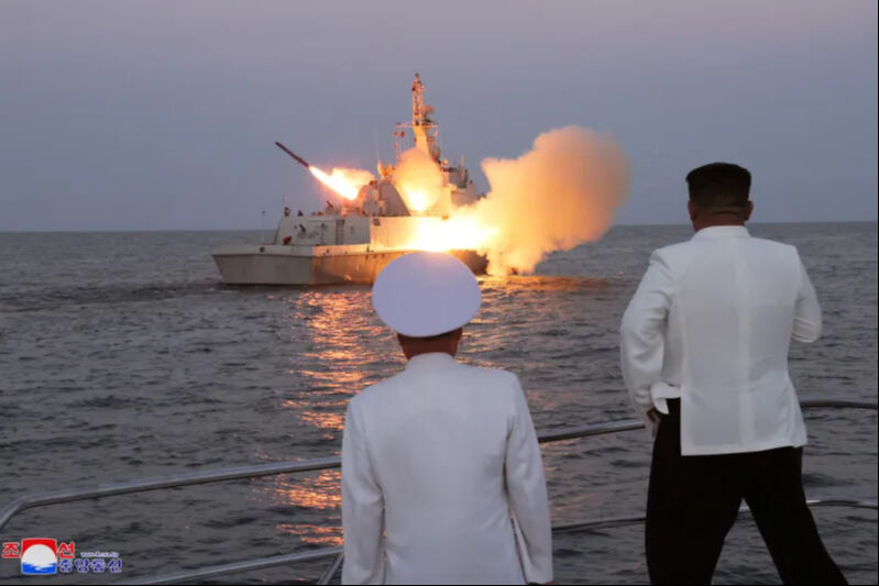 Kuzey Kore düğmeye bastı! Stratejik füzeler ateşlendi, Kim Jong-un’dan nükleer gözdağı Kuzey Kore düğmeye bastı! Stratejik füzeler ateşlendi, Kim Jong-un’dan nükleer gözdağı - 1. Resim