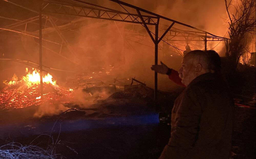 Mersin'de sıcak saatler! Ana trafo merkezinin yanında büyük yangın çıktı Mersin'de sıcak saatler! Ana trafo merkezinin yanında büyük yangın çıktı - 1. Resim
