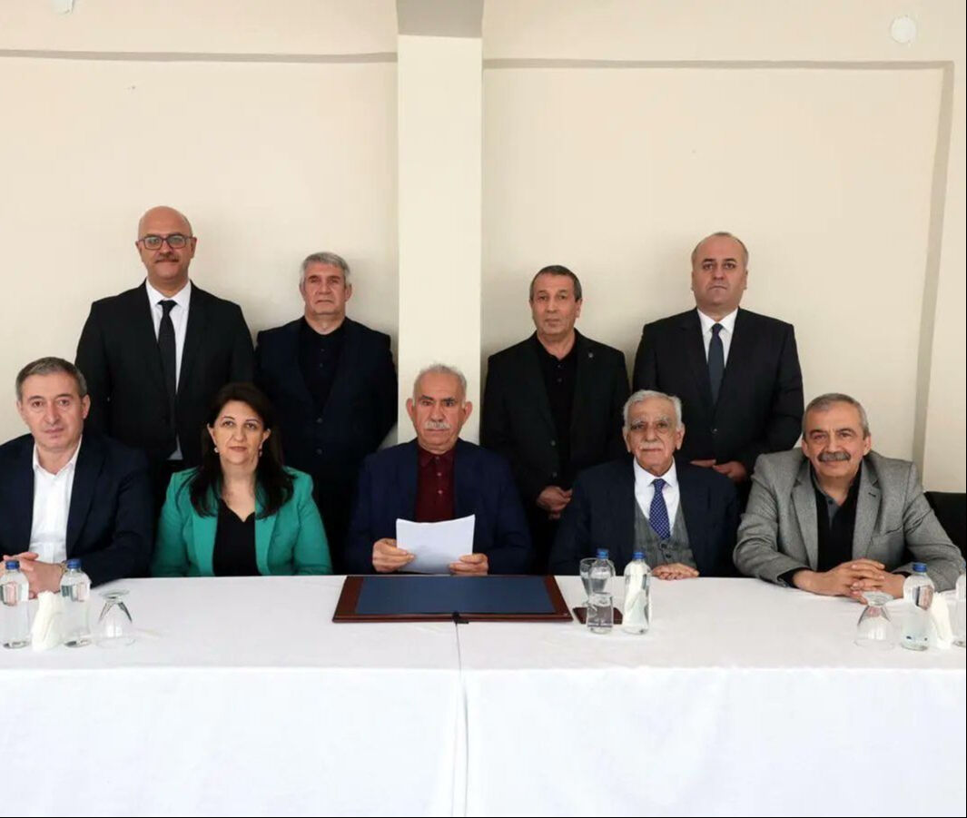 Öcalan'ın çağrısı sonrası Trump yönetiminden kritik açıklama! Çağrı bölgeye barış getirecek Öcalan'ın çağrısı sonrası Trump yönetiminden kritik açıklama! Çağrı bölgeye barış getirecek - 1. Resim