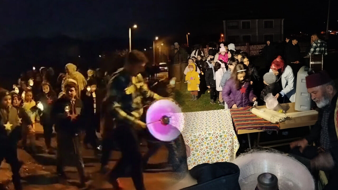 Ramazan ayının gelişi davullarla kutlandı: Hoşgeldin ya şehr-i ramazan! Ramazan ayının gelişi davullarla kutlandı: Hoşgeldin ya şehr-i ramazan! - 3. Resim