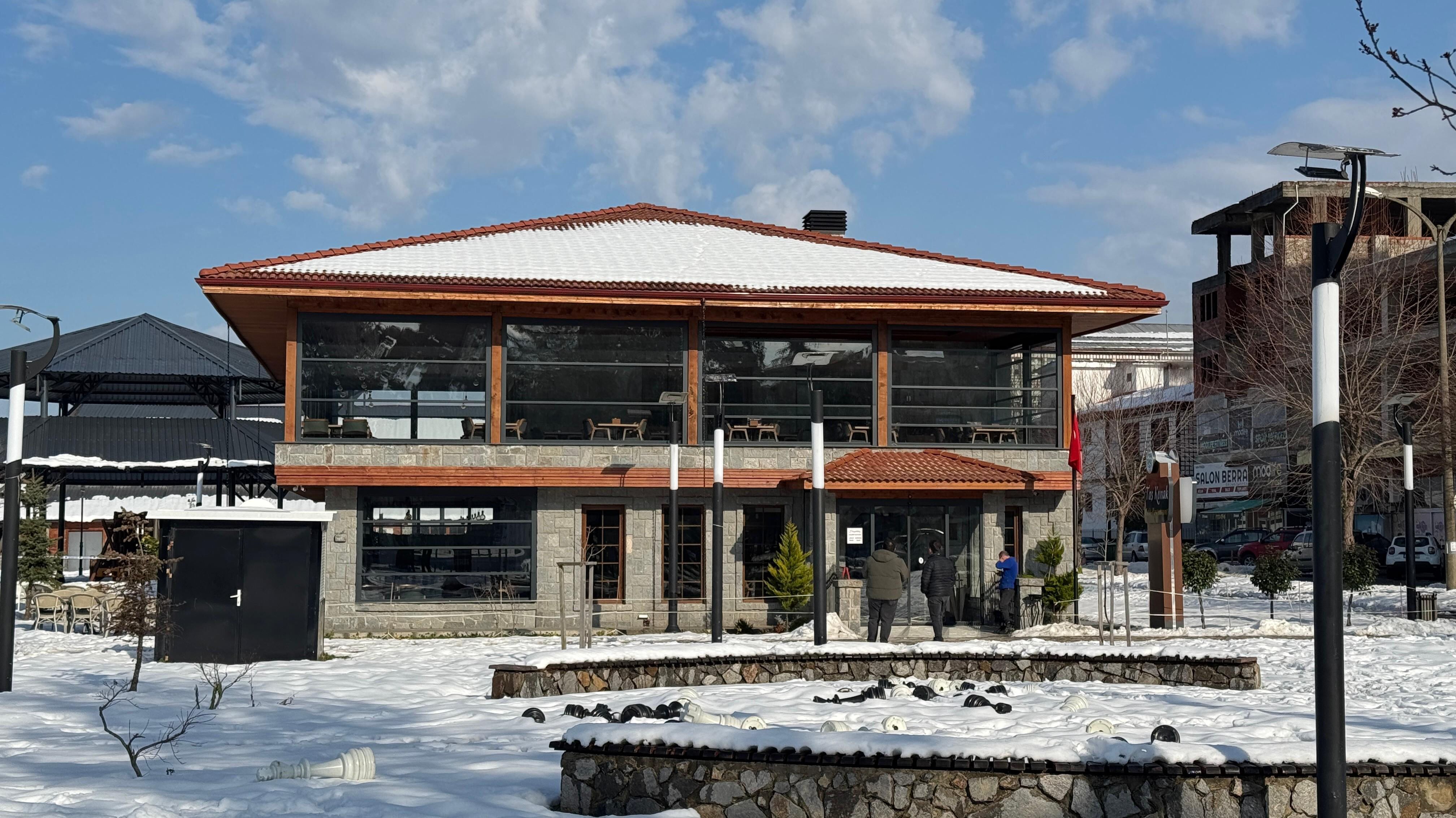 Rize'de belediye başkan yardımcısına silahlı saldırı! Yanına gelen şahıs bir anda ateş açtı - 2. Resim