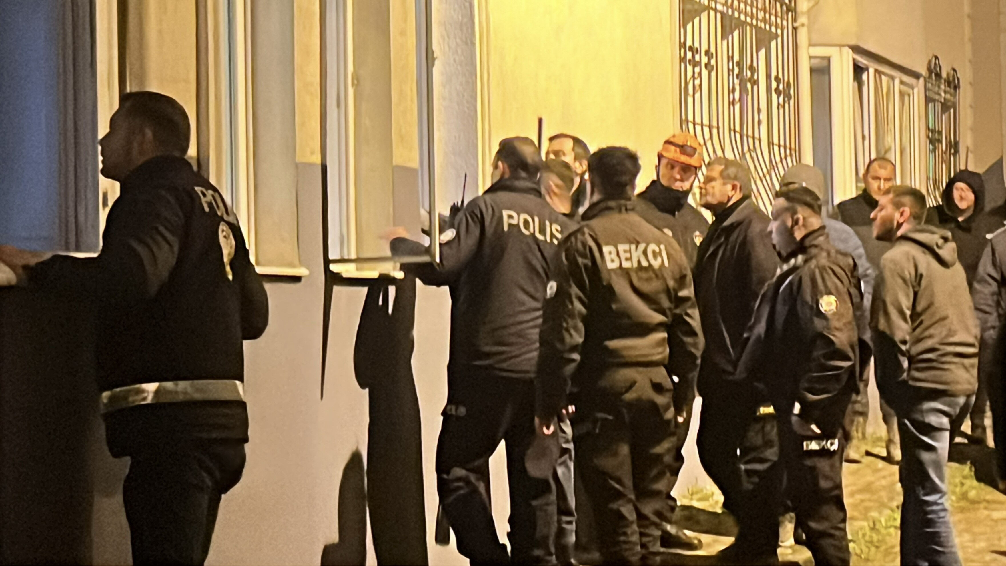 Zonguldak'ta korku dolu anlar! Çenesine silah dayayıp boşandığı eşinin gelmesini istedi - 1. Resim