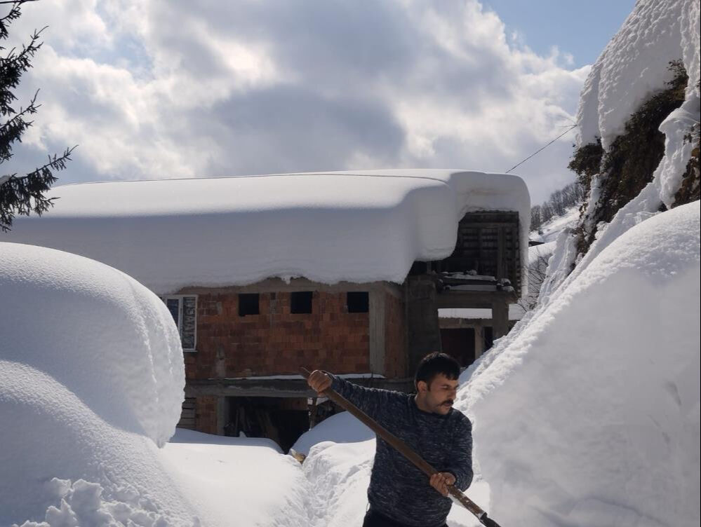Artvin'de insanlar park ettiği arabalarını bulamadı! - 1. Resim