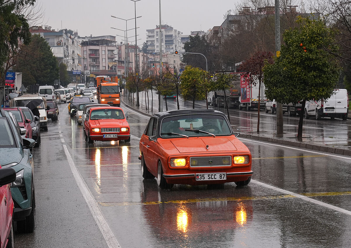 Hepsi ilk günkü gibi! Arabalarını kardeş gibi gören Anadol tutkunları garajlarını açtı - 9. Resim