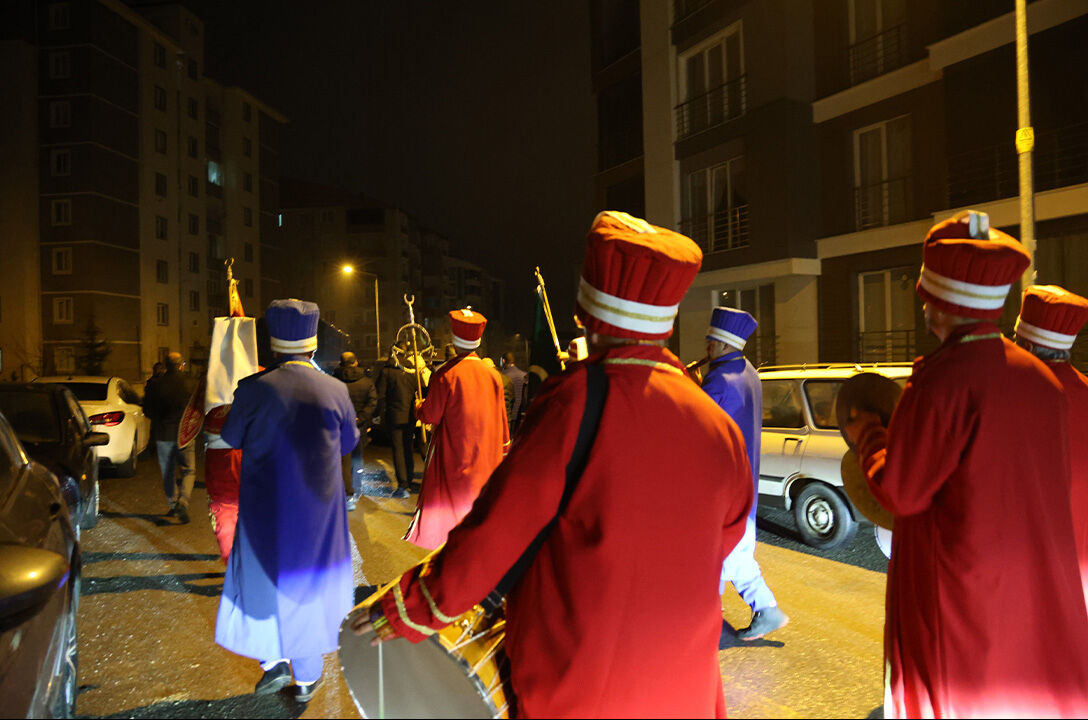 İlk sahur heyecanı! Ramazanın ilk gecesinden dikkat çeken manzaralar İlk sahur heyecanı! Ramazanın ilk gecesinden dikkat çeken manzaralar - 2. Resim