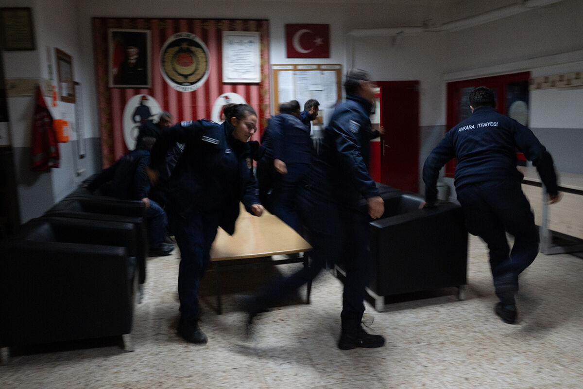 İlk sahur heyecanı! Ramazanın ilk gecesinden dikkat çeken manzaralar İlk sahur heyecanı! Ramazanın ilk gecesinden dikkat çeken manzaralar - 16. Resim