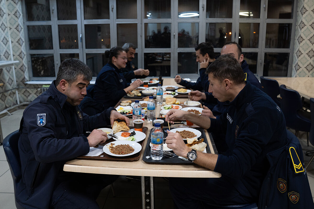 İlk sahur heyecanı! Ramazanın ilk gecesinden dikkat çeken manzaralar İlk sahur heyecanı! Ramazanın ilk gecesinden dikkat çeken manzaralar - 18. Resim