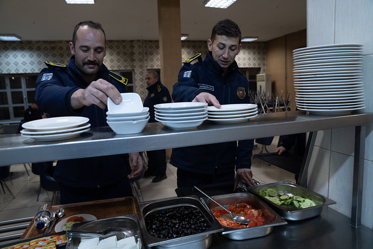 İlk sahur heyecanı! Ramazanın ilk gecesinden dikkat çeken manzaralar İlk sahur heyecanı! Ramazanın ilk gününden dikkat çeken manzaralar - 5. Resim