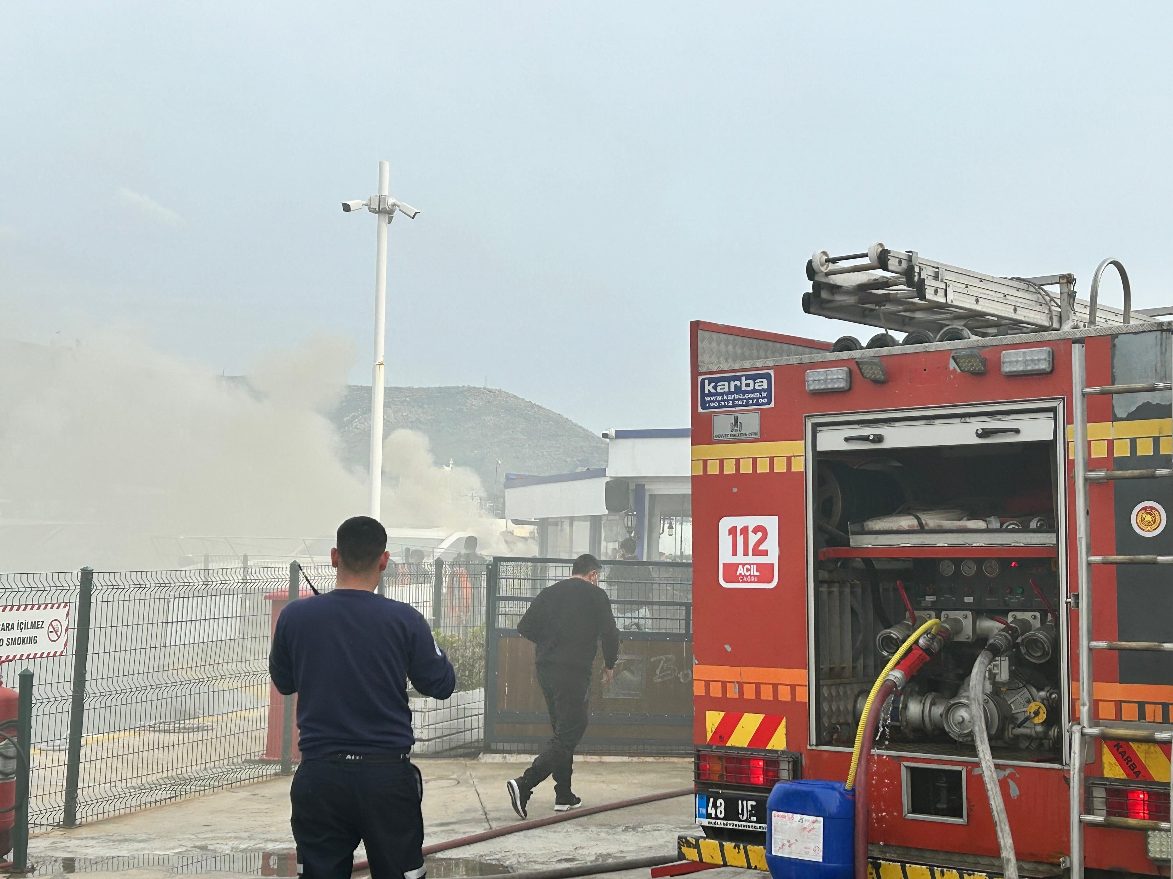 Bodrum'da milyon dolarlık yat kül oldu - 2. Resim