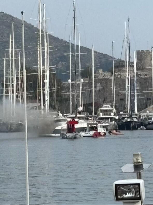 Bodrum'da milyon dolarlık yat kül oldu - 1. Resim