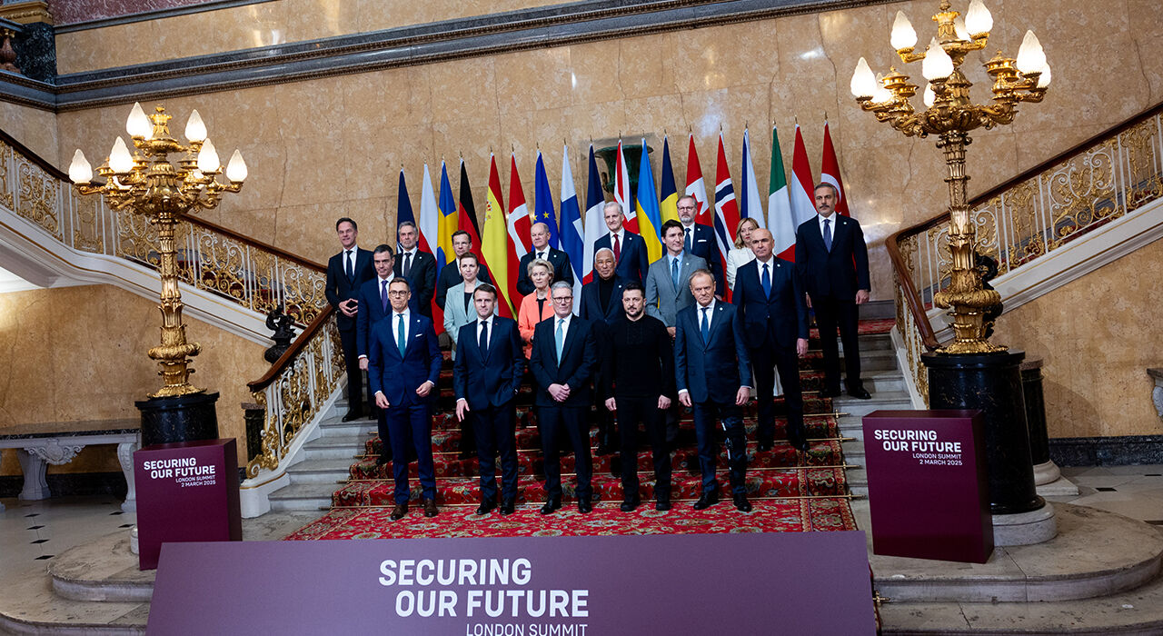 Ukrayna barışı için toplandılar! Liderler zirvesinde tarihi anlar: Koalisyon kurulacağı açıklandı, AB silahlanacak CANLI | Ukrayna barışı için toplandılar! Londra'da liderler zirvesi başladı: Bakan Fidan sahnede... - 1. Resim