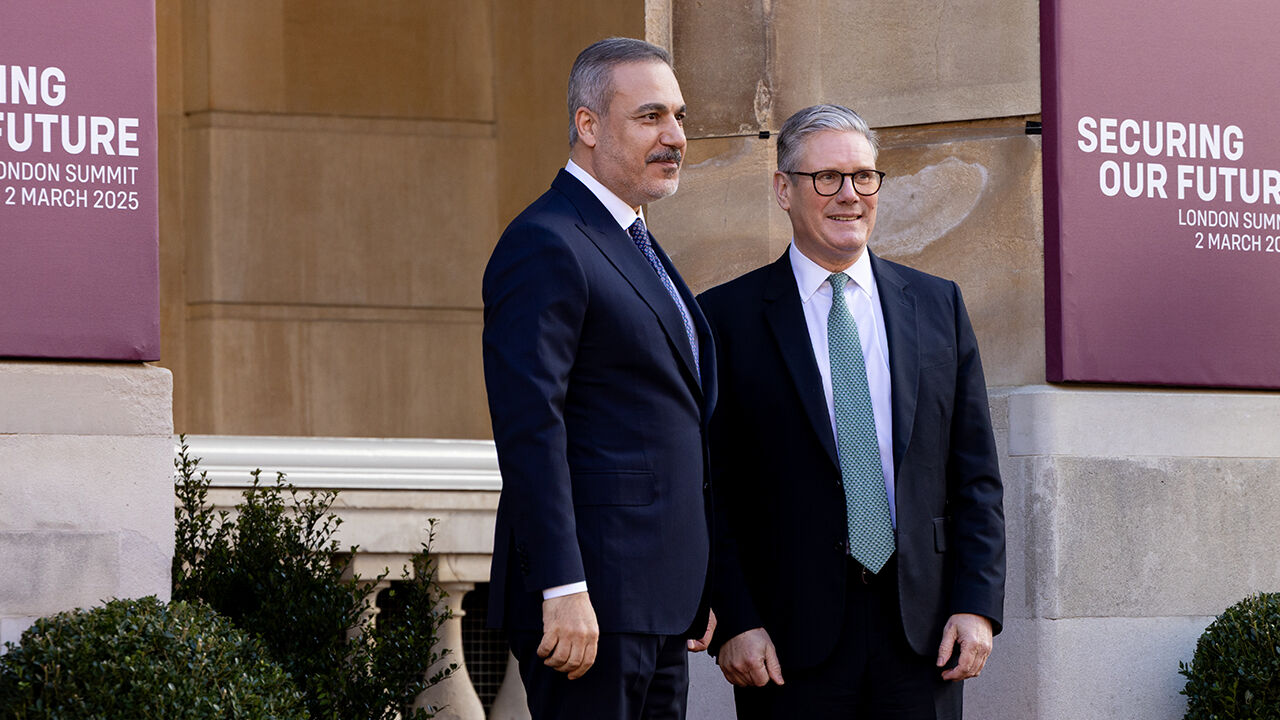 Ukrayna barışı için toplandılar! Liderler zirvesinde tarihi anlar: Koalisyon kurulacağı açıklandı, AB silahlanacak CANLI | Ukrayna barışı için toplandılar! Londra'da liderler zirvesi başladı: Bakan Fidan sahnede... - 1. Resim