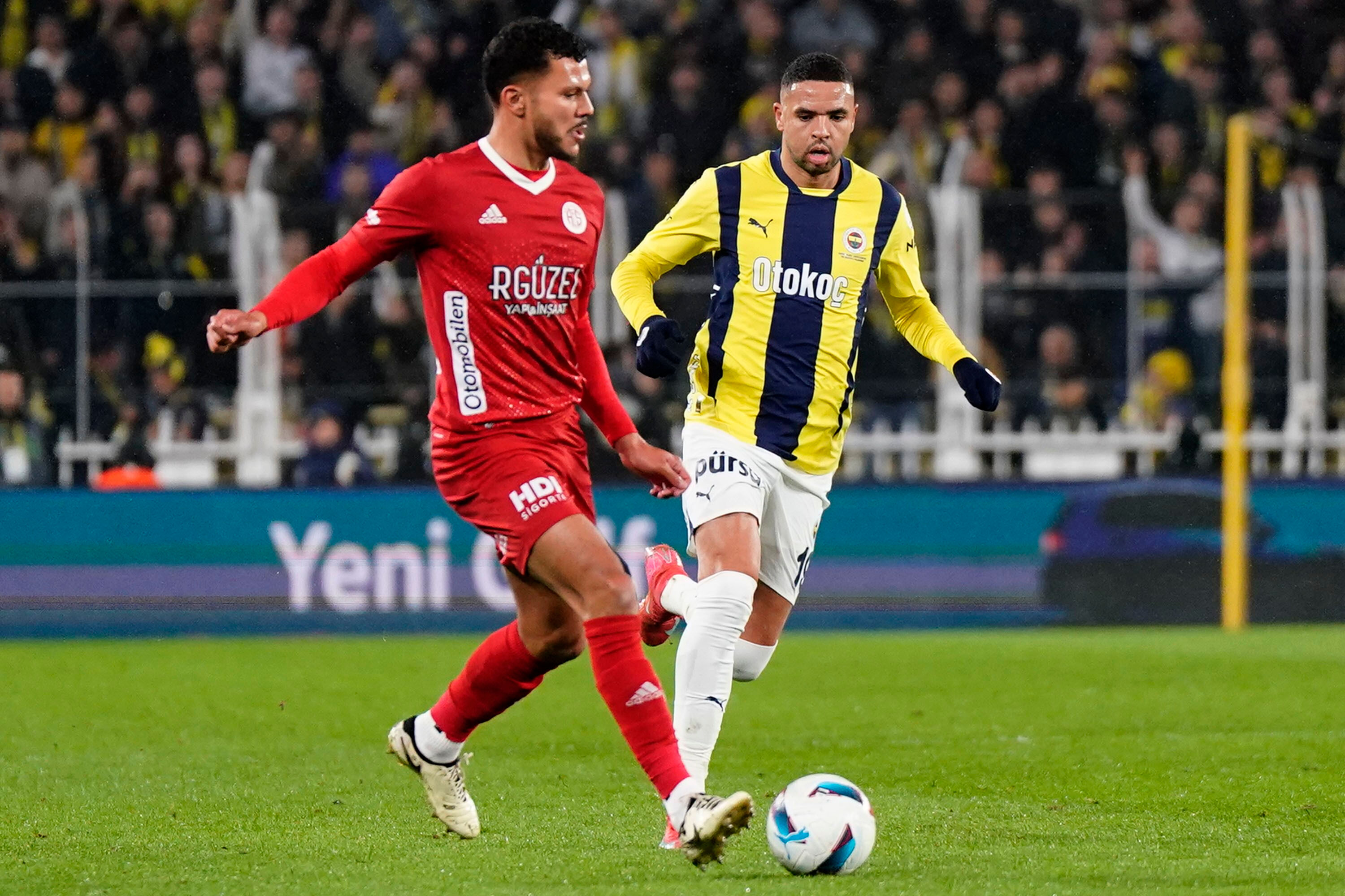 Fenerbahçe yenilmezlik serisini 18 maça çıkardı! - 2. Resim