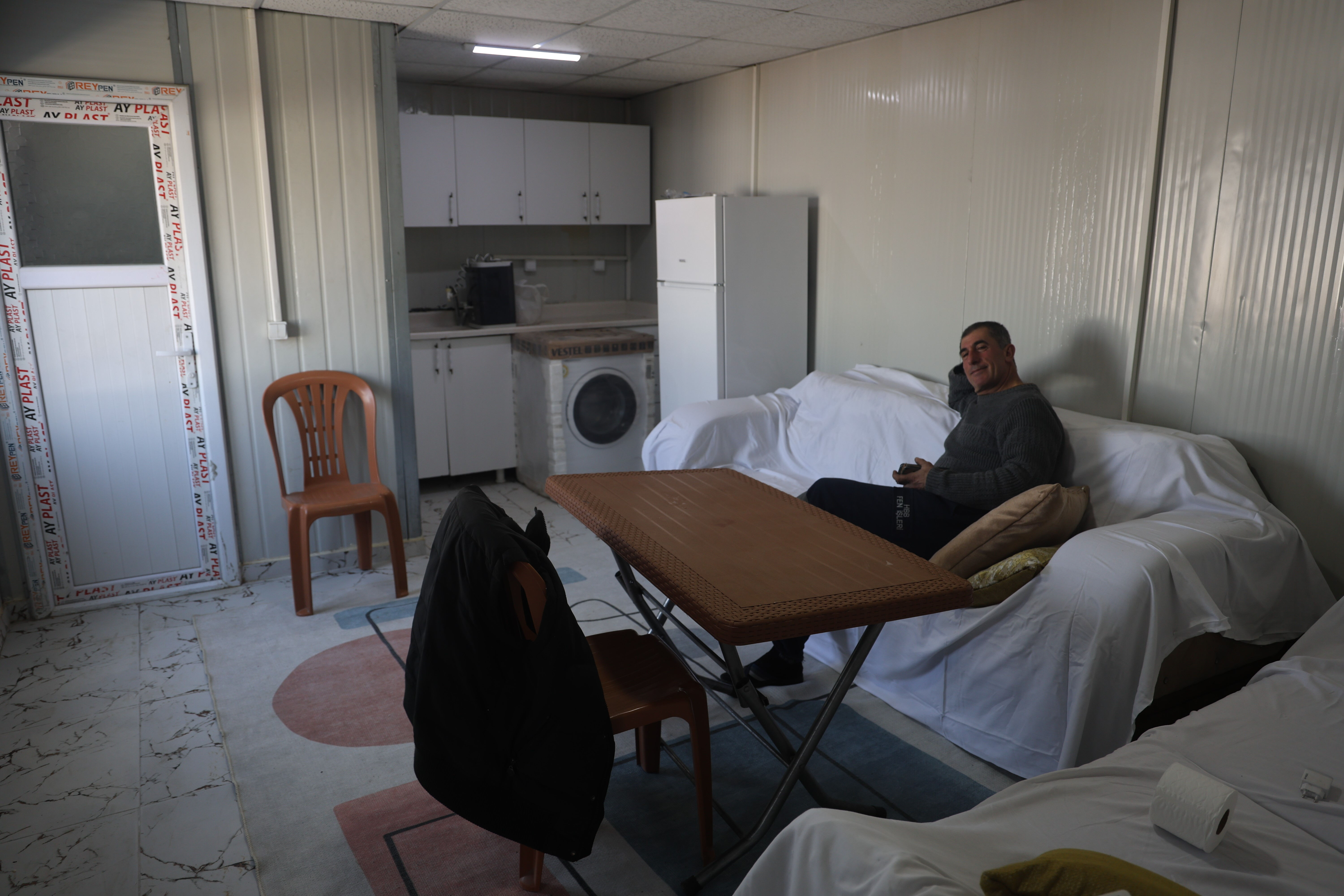 Hayatı bir gecede değişti, yuvası mağara oldu: İnsanlardan kaçtım - 4. Resim