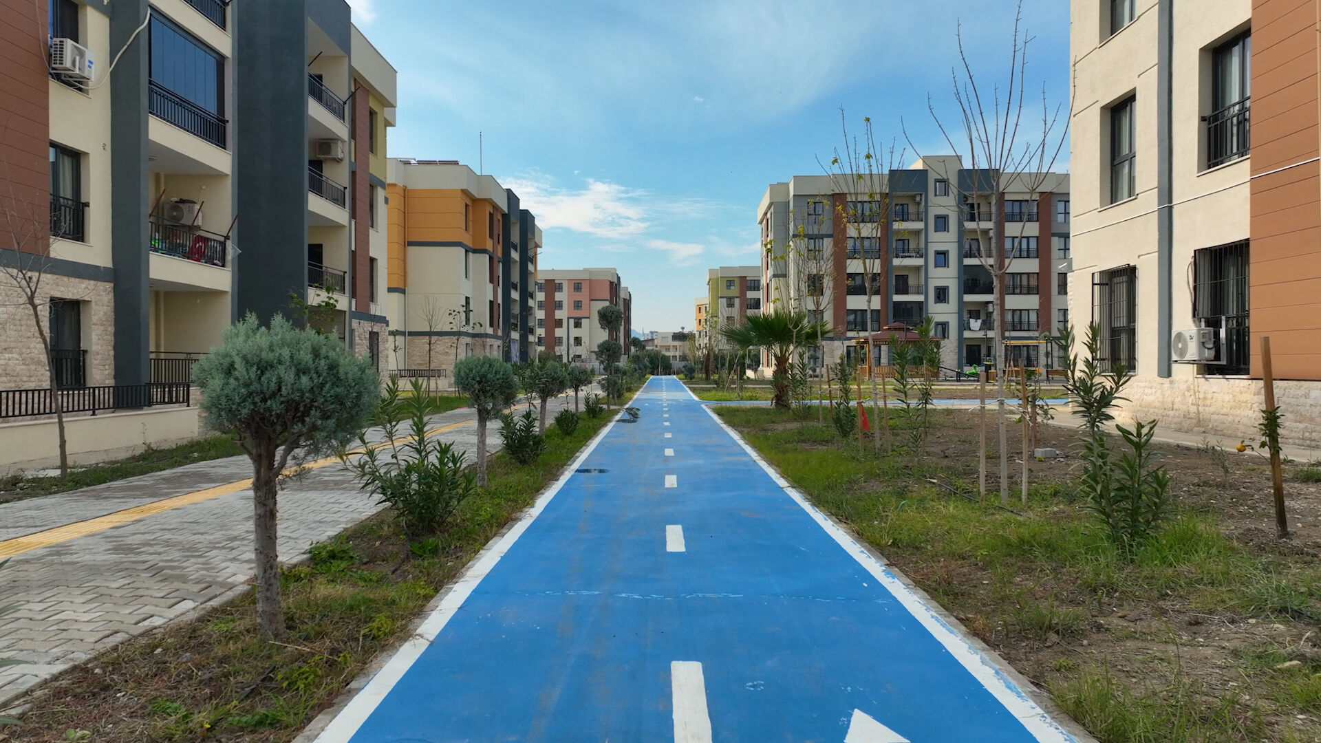 Kağıda çizdiği ev gerçek oldu! TOKİ, o ilçedeki tüm konutların yapımını tamamladı Kağıda çizdiği ev gerçek oldu! TOKİ, o ilçedeki tüm konutların yapımını tamamladı - 3. Resim