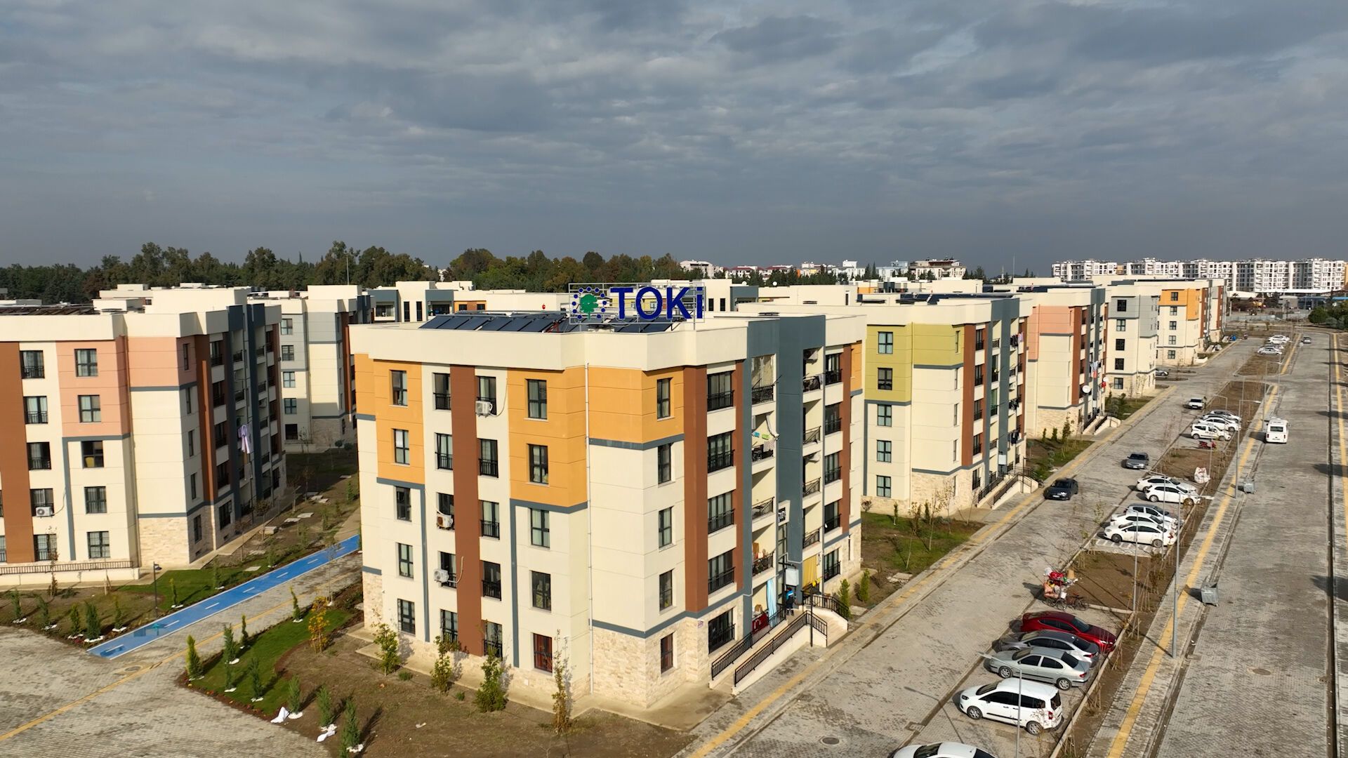 Kağıda çizdiği ev gerçek oldu! TOKİ, o ilçedeki tüm konutların yapımını tamamladı Kağıda çizdiği ev gerçek oldu! TOKİ, o ilçedeki tüm konutların yapımını tamamladı - 1. Resim