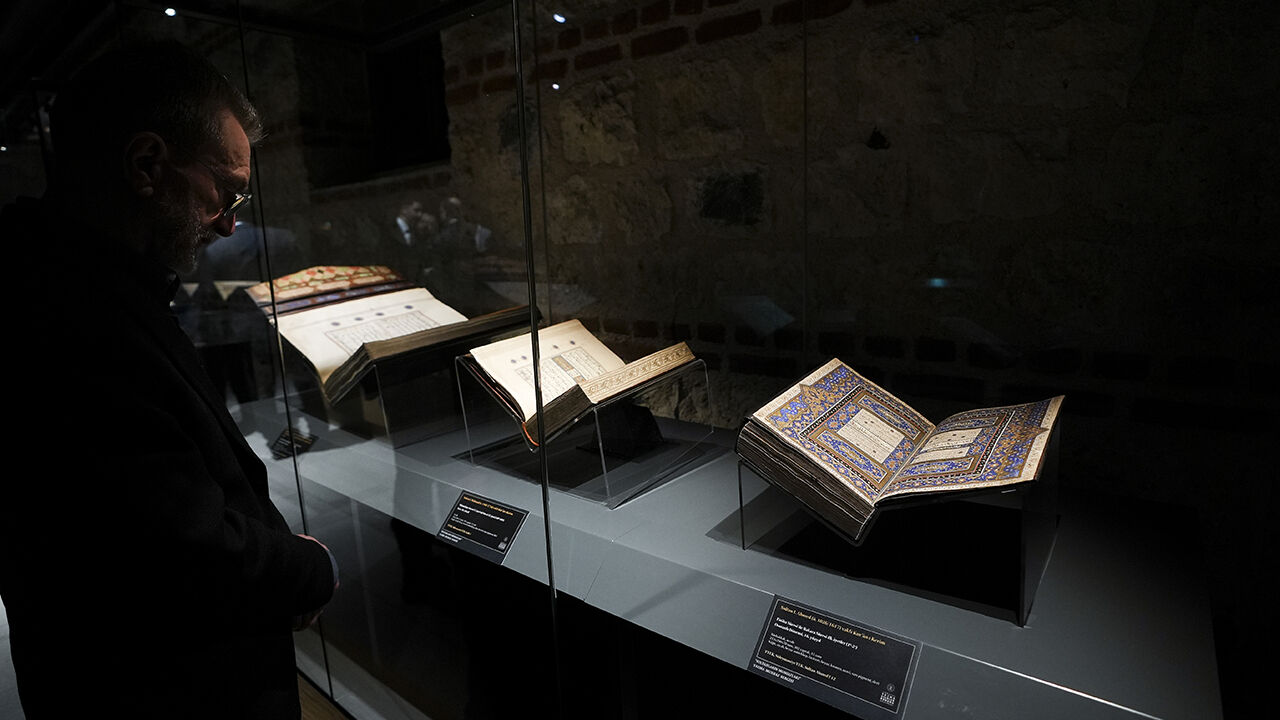 Padişahların ihtişamlı Mushafları! Bin senelik eserler ilk defa sergileniyor - 3. Resim