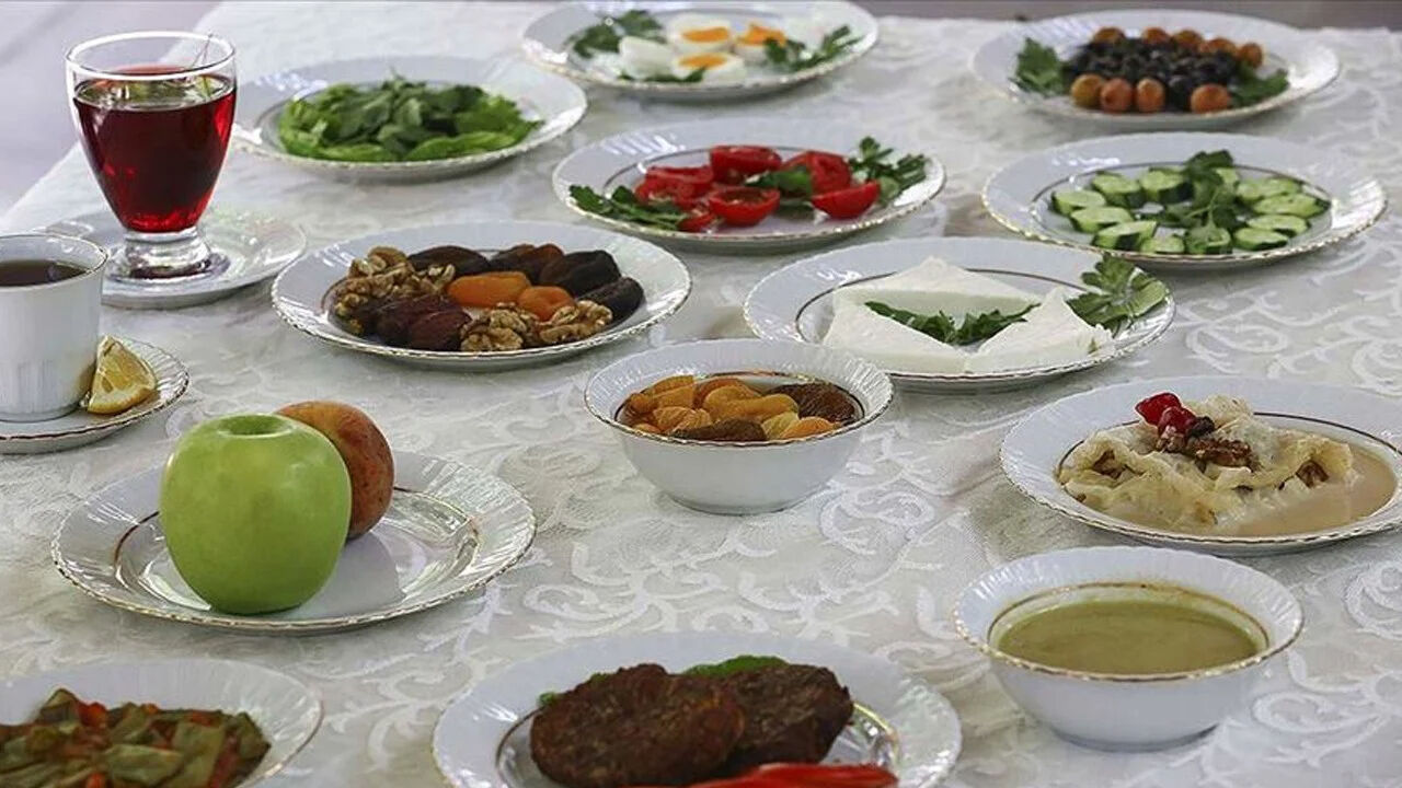 Uzmanlar uyardı... Bu hataları sakın yapmayın! Sahur ve iftarda nelere dikkat edilmeli? İşte detaylar... - 1. Resim