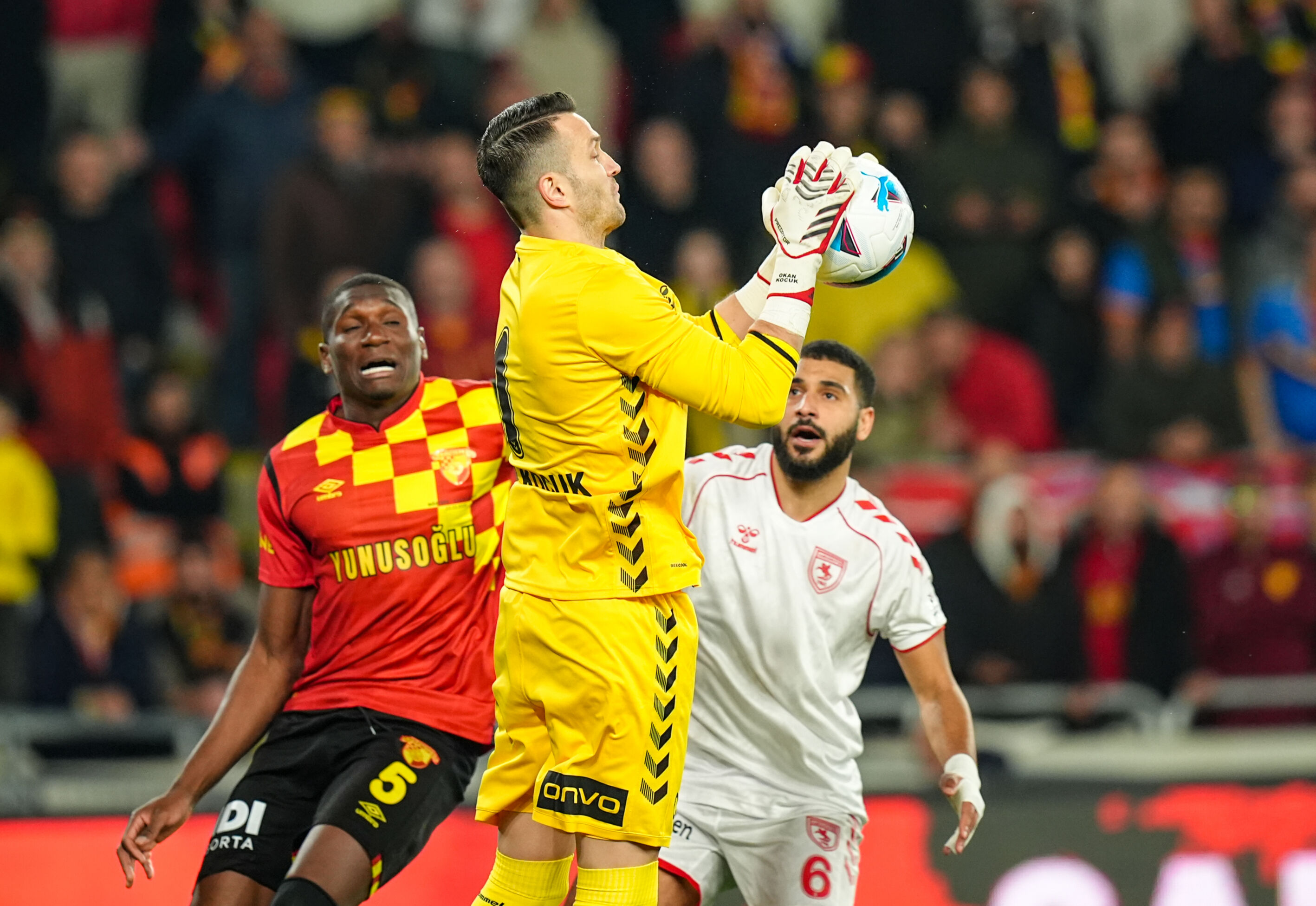 4 gol var kazanan yok! İzmir'de gol düellosunda kazanan çıkmadı Canlı Anlatım | Göztepe - Samsunspor - 3. Resim