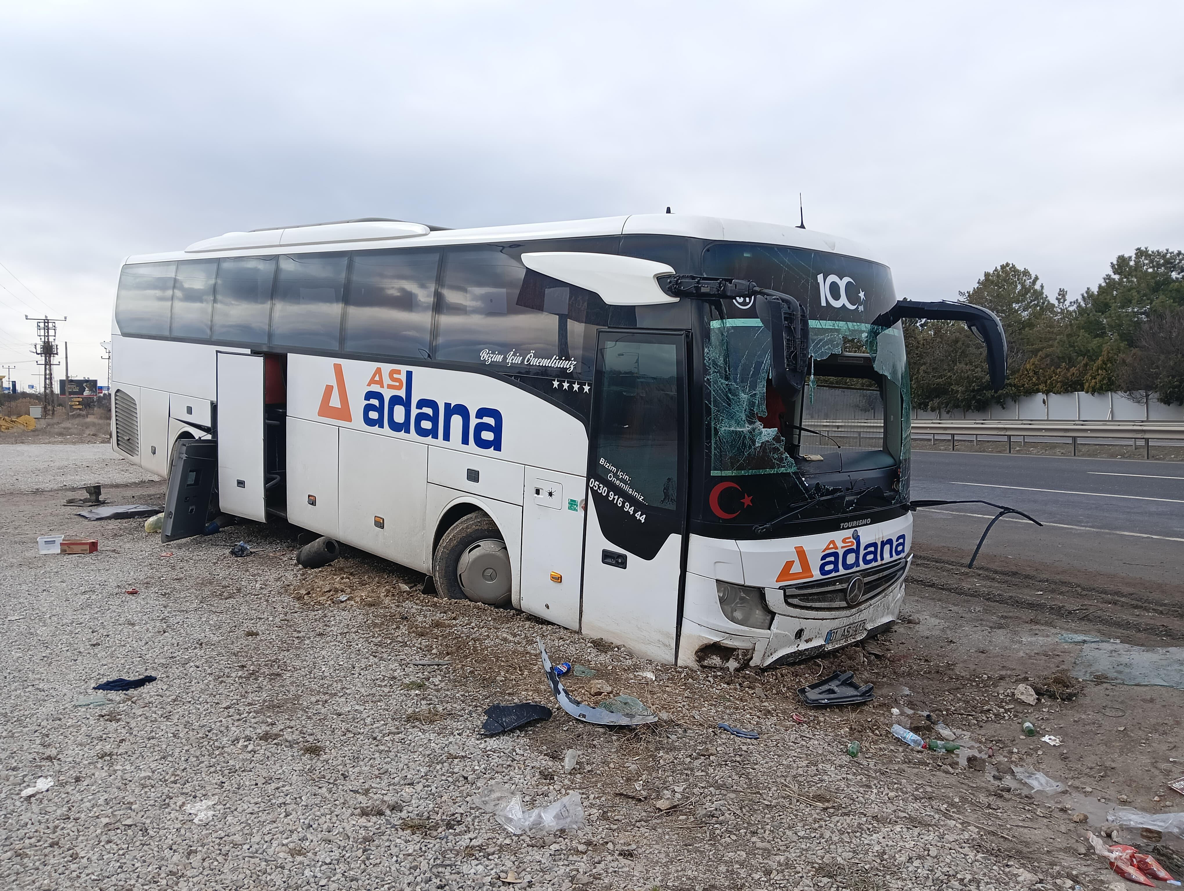 Ankara'da can pazarı! Otobüs kontrolden çıktı: Çok sayıda yaralı var Ankara'da can pazarı! Otobüs kontrolden çıktı: Çok sayıda yaralı var - 1. Resim