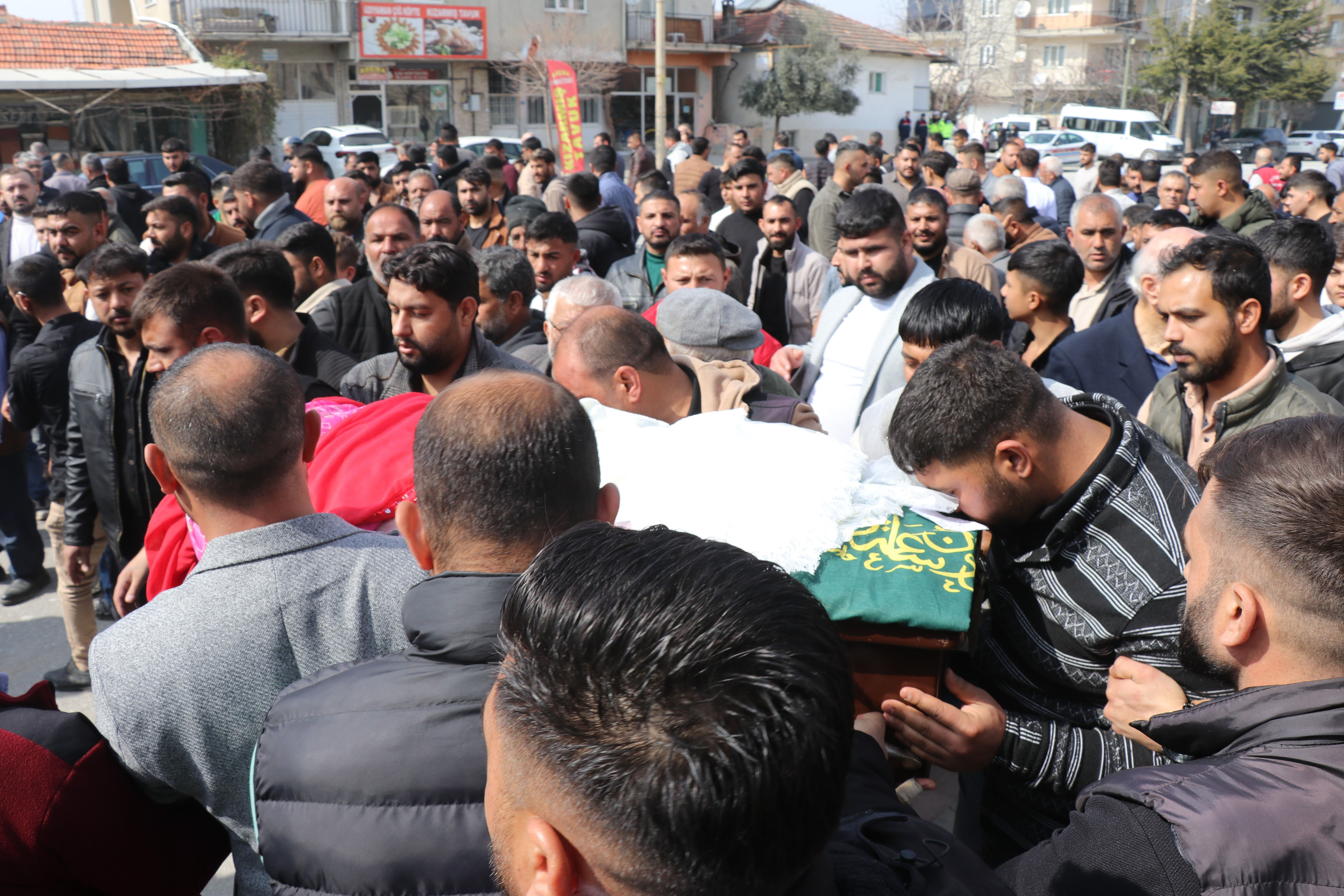 Böyle acı görülmedi: 4 yaşındaki Nazlı'nın son görüntüleri yürekleri dağladı - 5. Resim