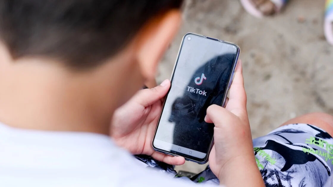 İngiltere çocukları korumak için harekete geçti! TikTok, Reddit ve Imgur’a büyük soruşturma - 1. Resim