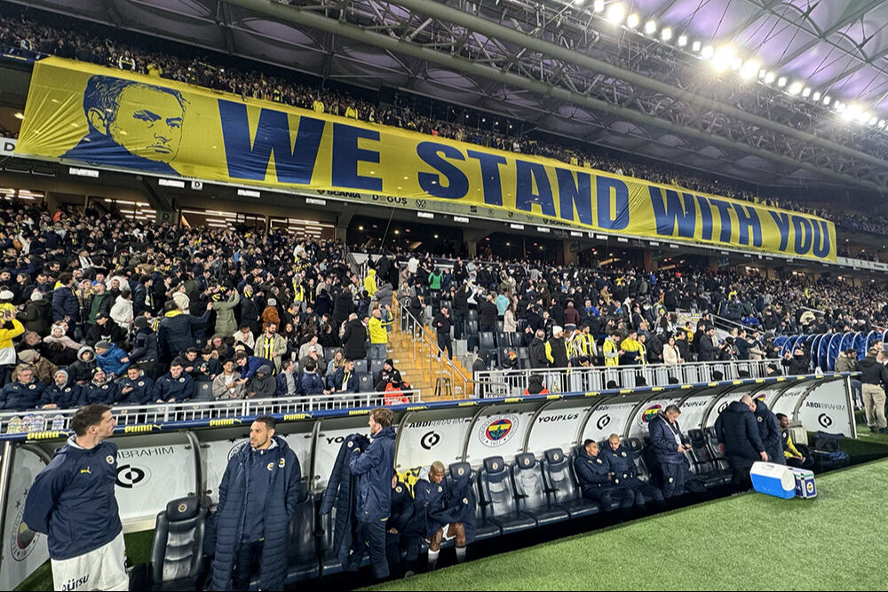 Mourinho’dan 20 yıllık başarı! Kadıköy'ü aslına çeviriyor - 2. Resim