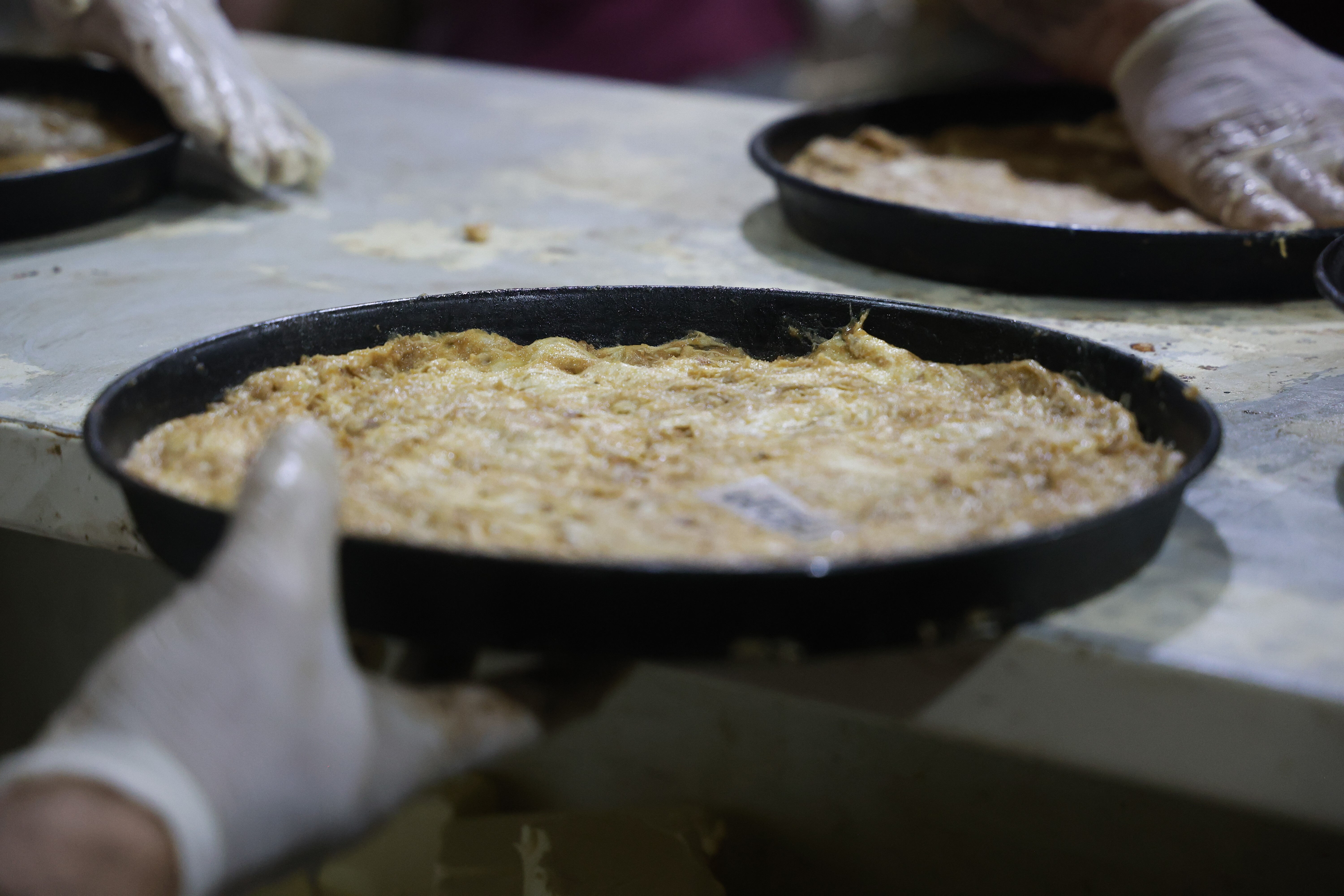 Ramazan ayına özel pişiriliyor! Fiyatı sadece 250 TL! Herkes kuyruğa giriyor... - 1. Resim