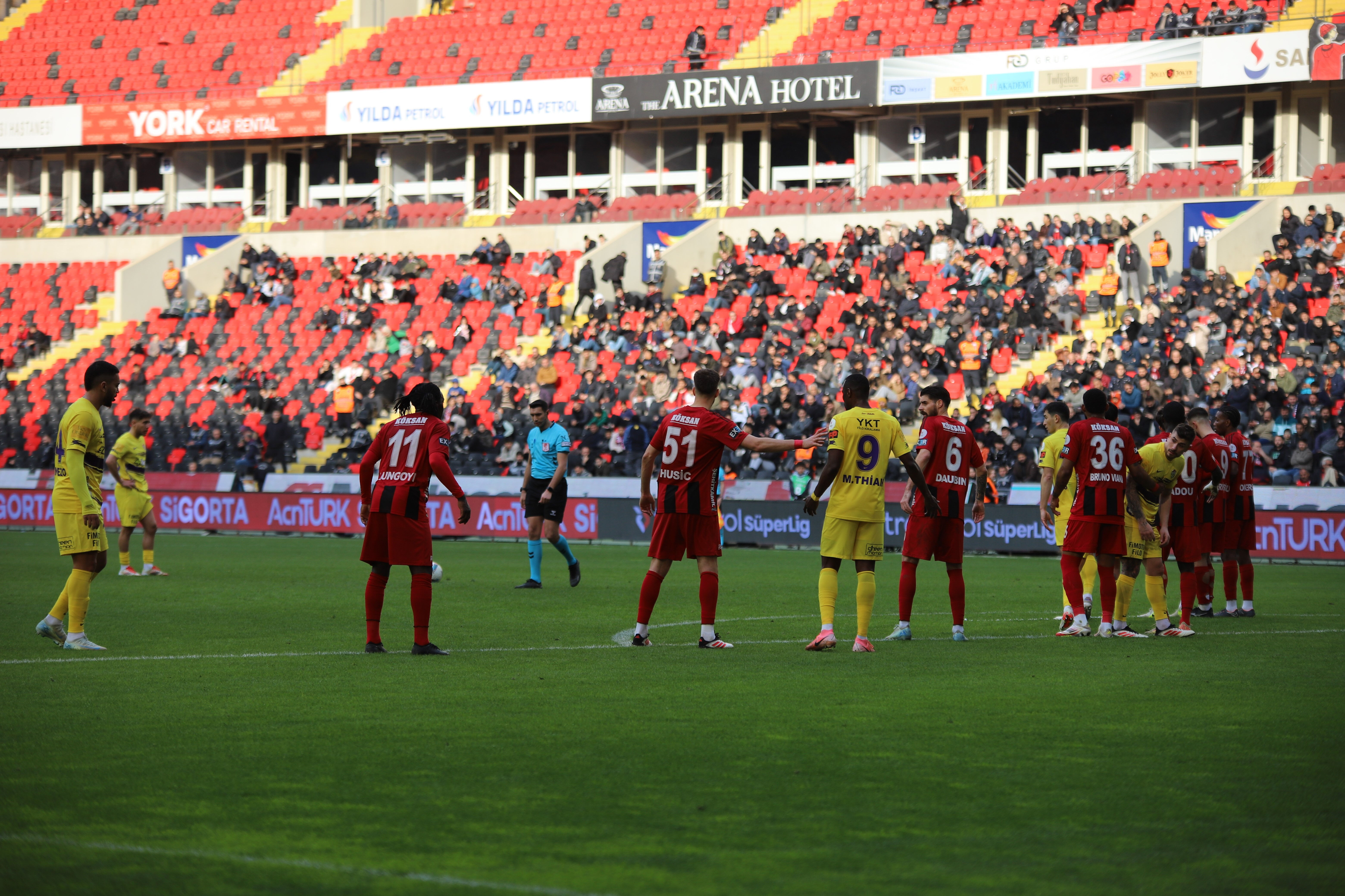 Selçuk İnan'lı Gaziantep FK, Arda Turan'lı Eyüpspor’u devirdi! - 2. Resim