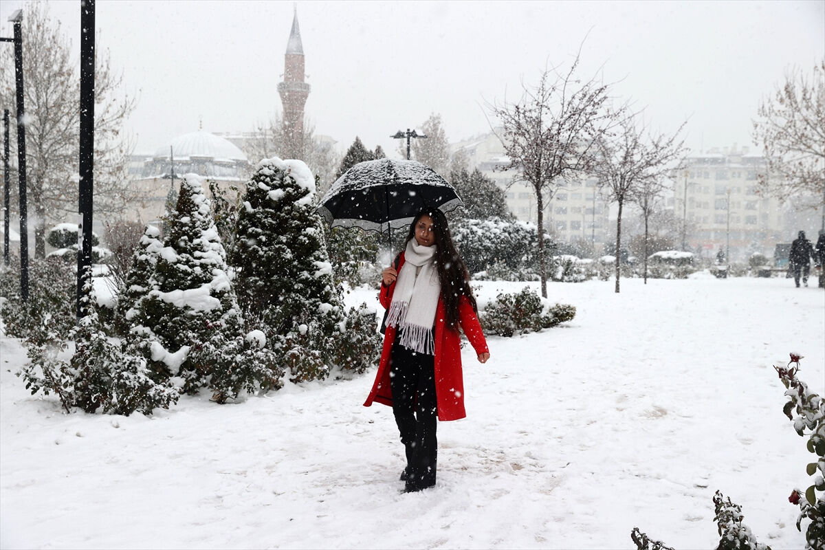 Sivas'ta okullar tatil mi oldu? 3 Mart Pazartesi Sivas Valiliği açıklaması merakla bekleniyor - 3. Resim