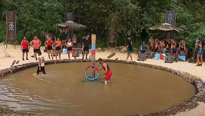 Survivor'da şaşırtan veda! Kimse beklemiyordu: Gözyaşlarına boğuldu - 1. Resim