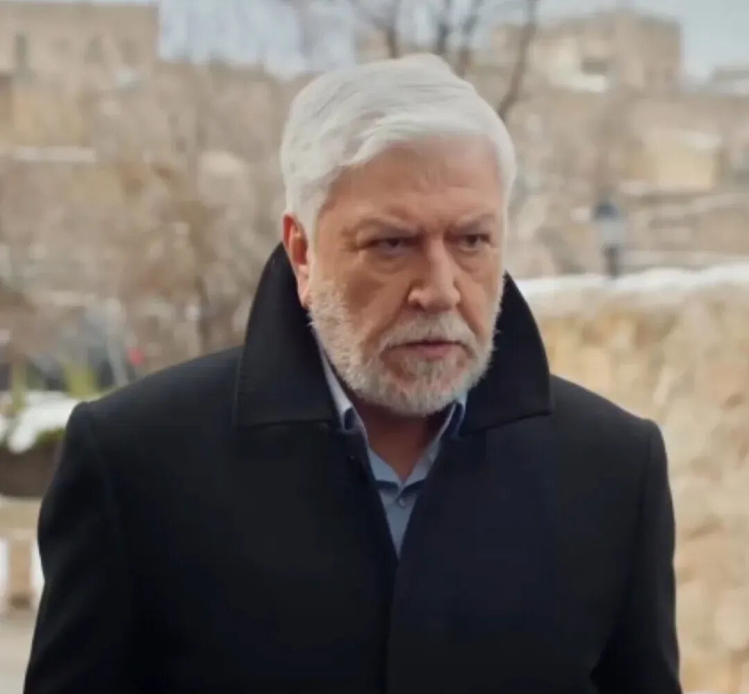 Uzak Şehir Mahmut Ağa kim? Mahmut Cevher diziden ayrılıyor mu? - 1. Resim