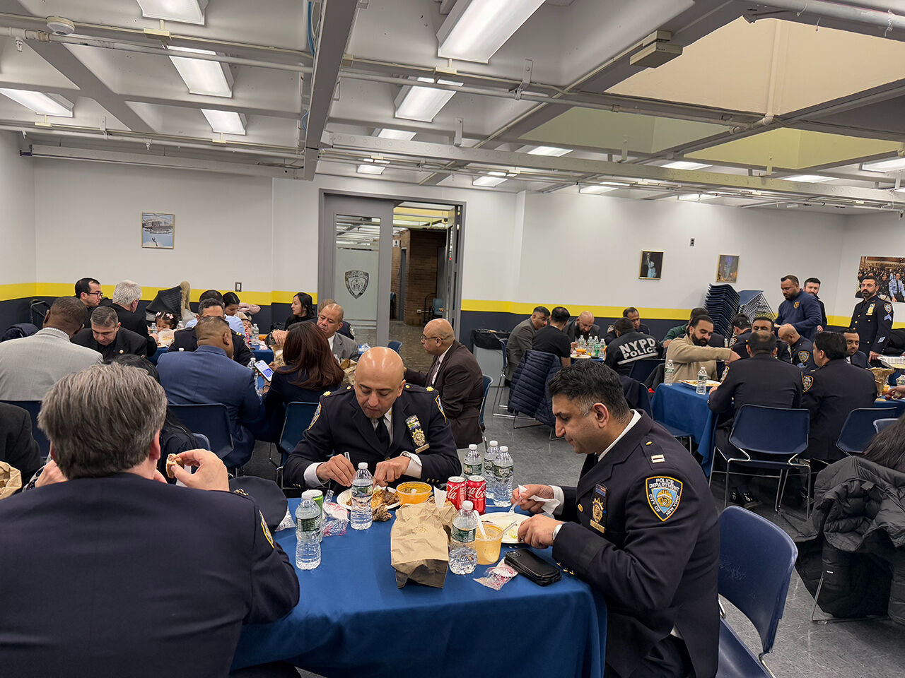 180 yıllık tarihinde bir ilk! New York Polis Teşkilatı "Hilal Yakma Töreni" düzenledi - 8. Resim