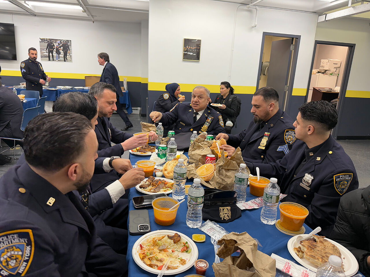 180 yıllık tarihinde bir ilk! New York Polis Teşkilatı "Hilal Yakma Töreni" düzenledi - 4. Resim